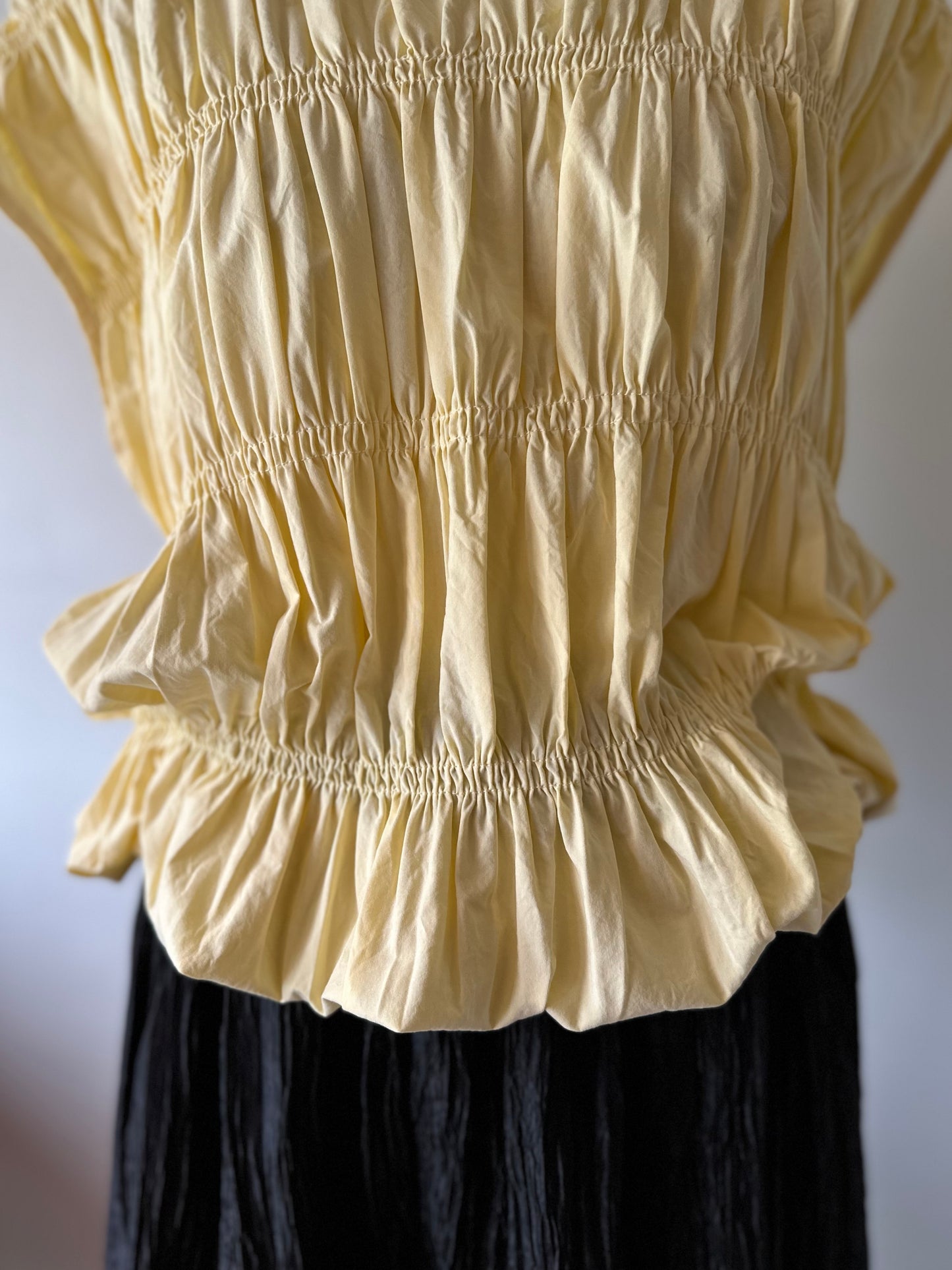 sleeveless shirring tops