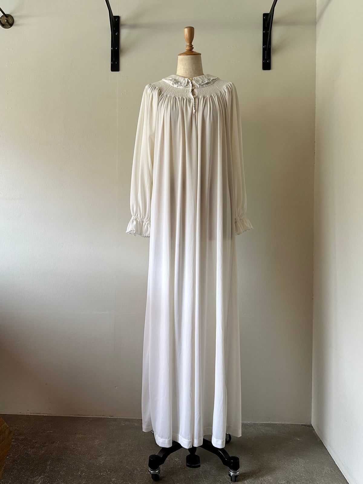 embroidery collar night dress