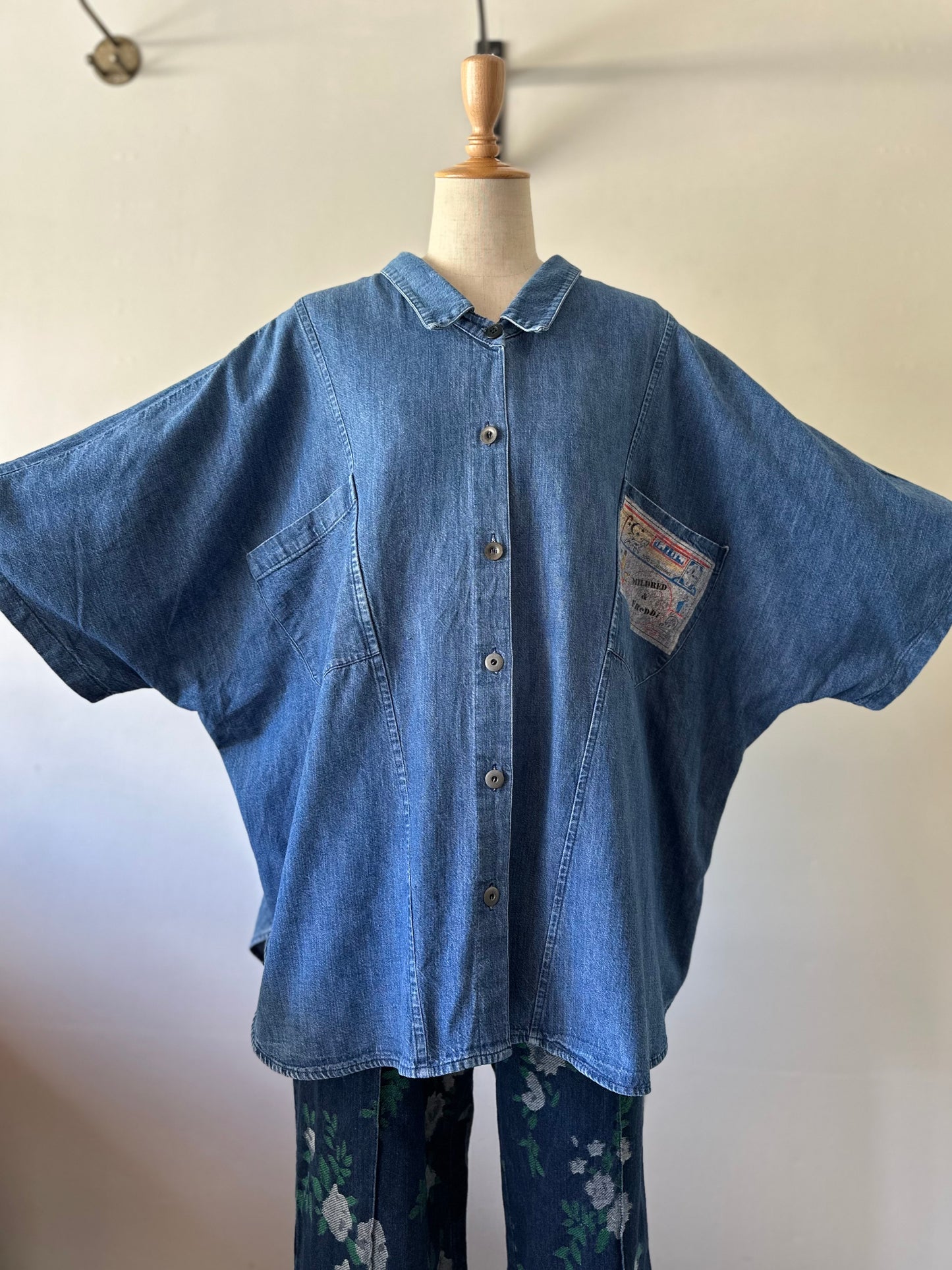 wide silhouette denim shirt