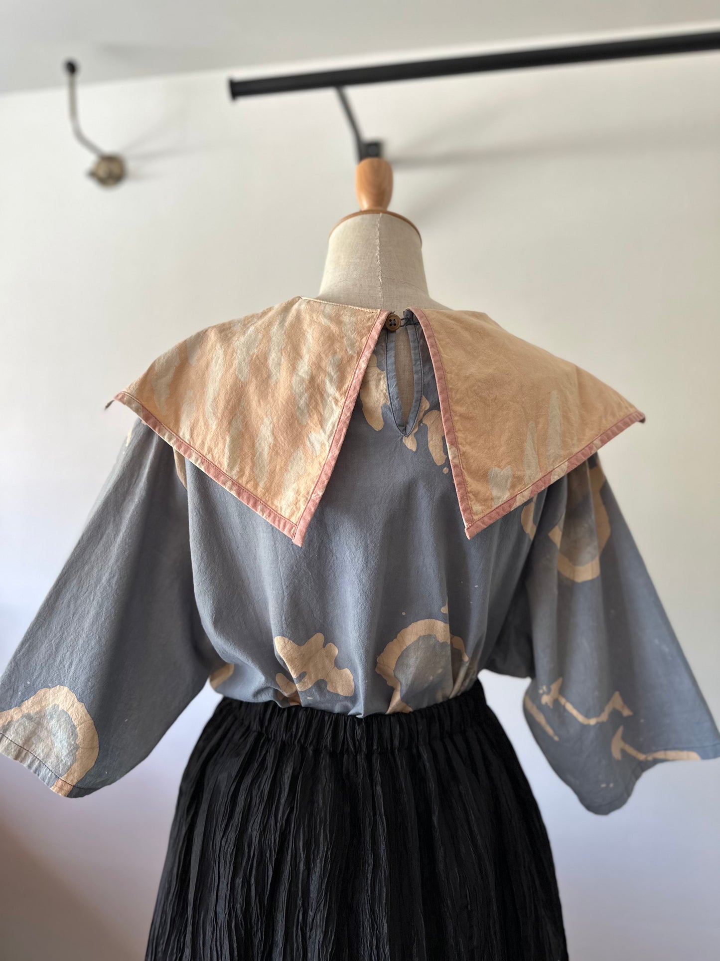 unique collar tops