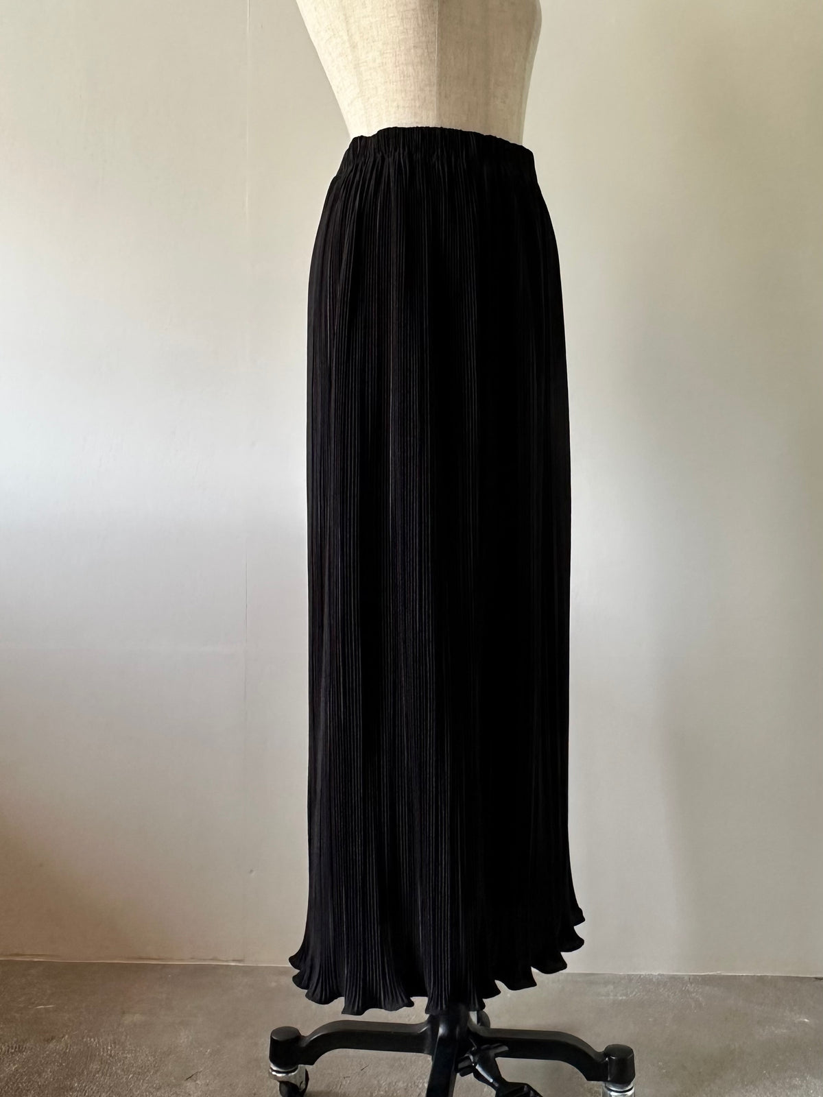 pleats maxi skirt