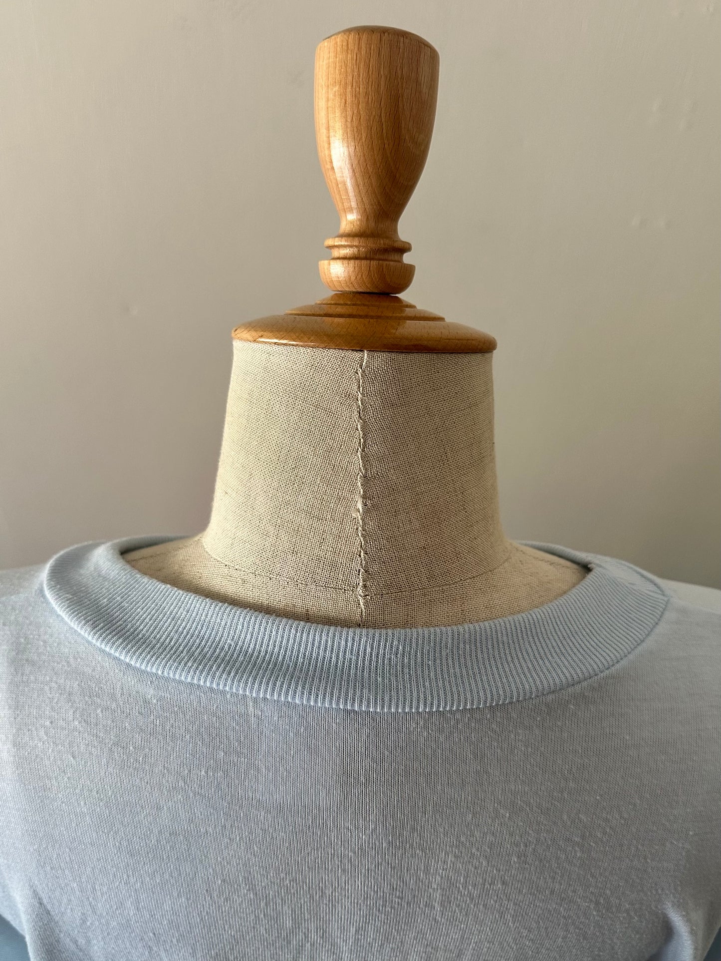 sleeveless print T-shirt