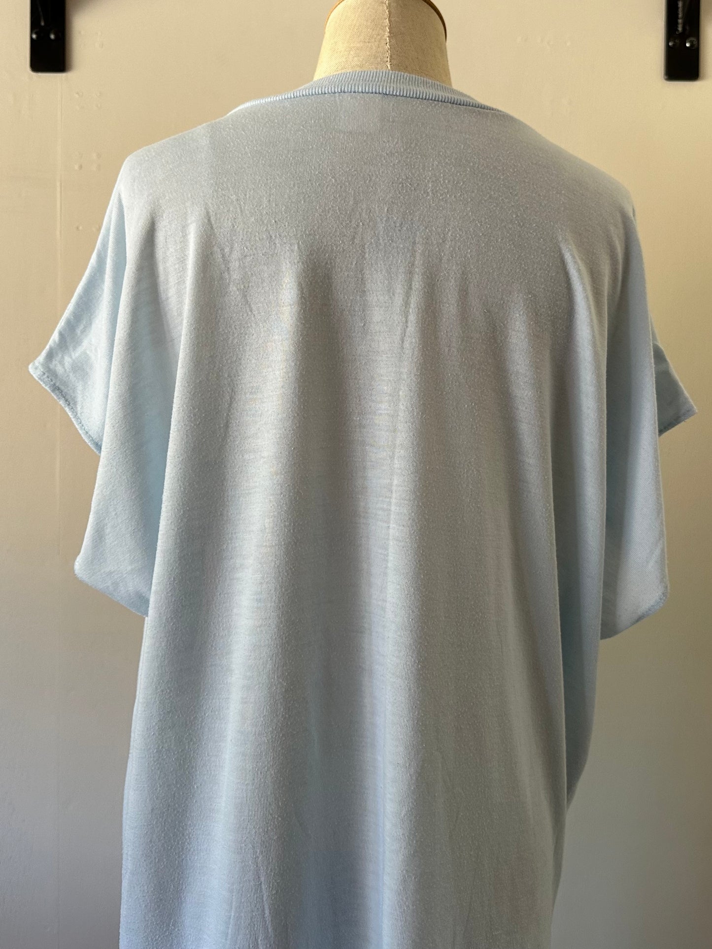 sleeveless print T-shirt
