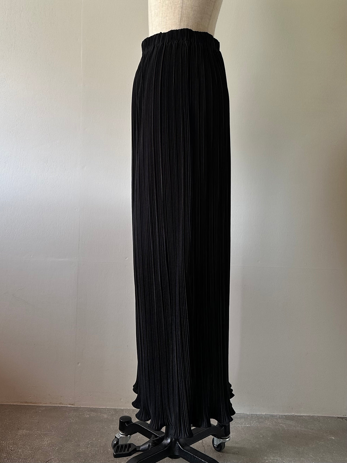 pleats maxi skirt