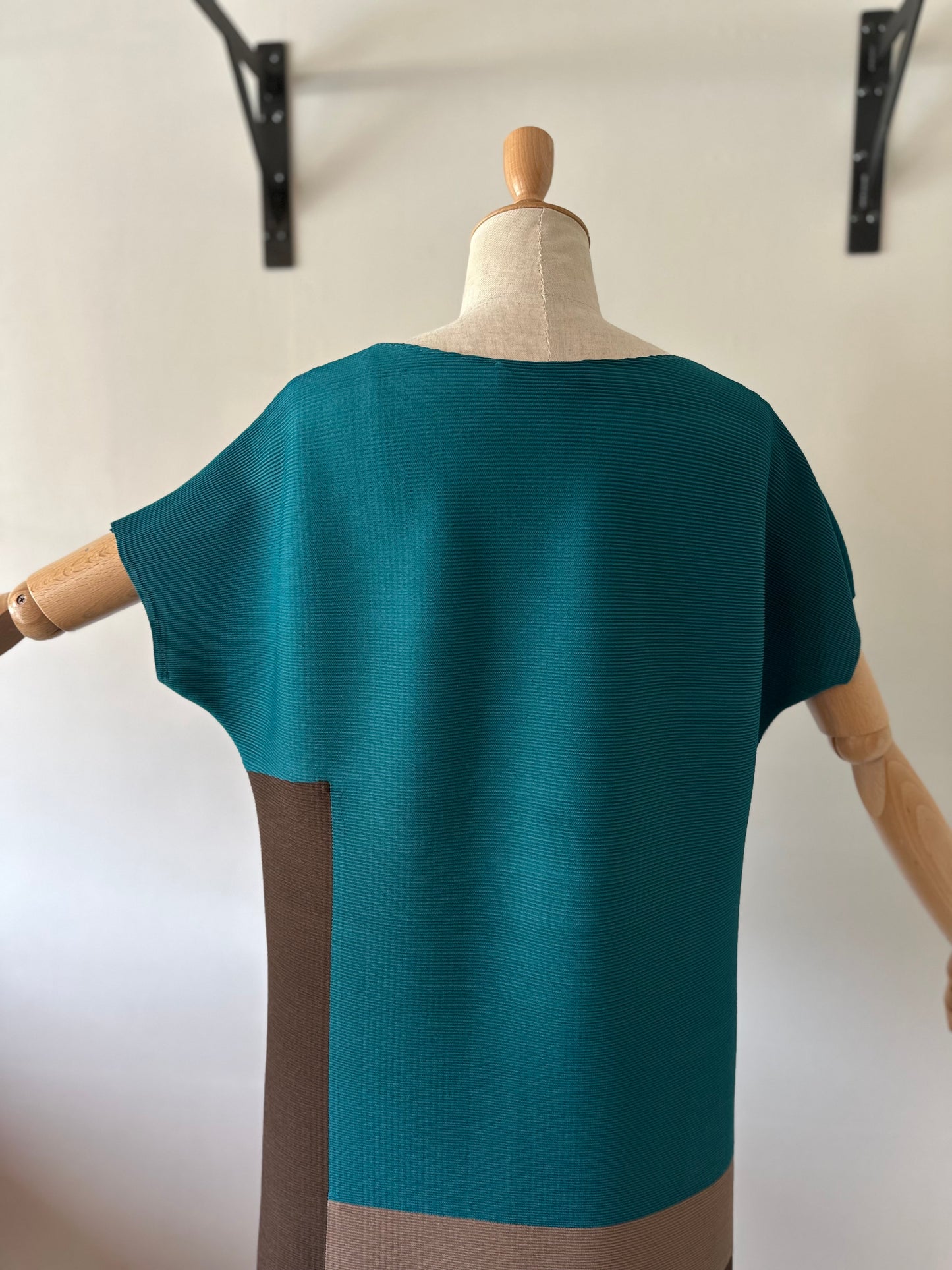 color block pleats dress