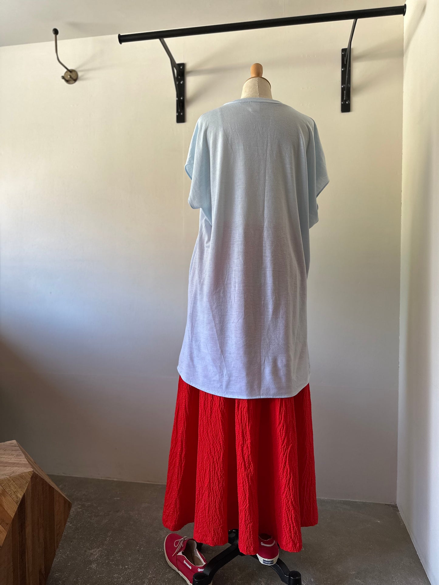 sleeveless print T-shirt