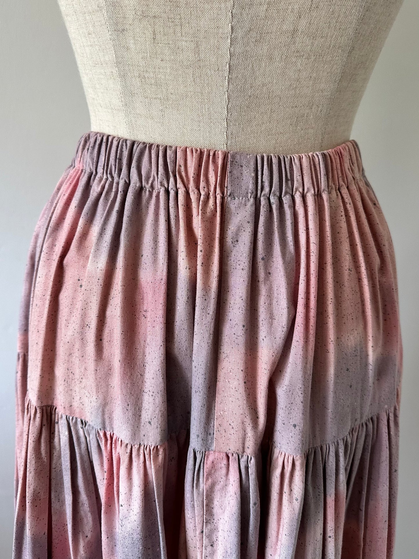 pale gradation tiered skirt