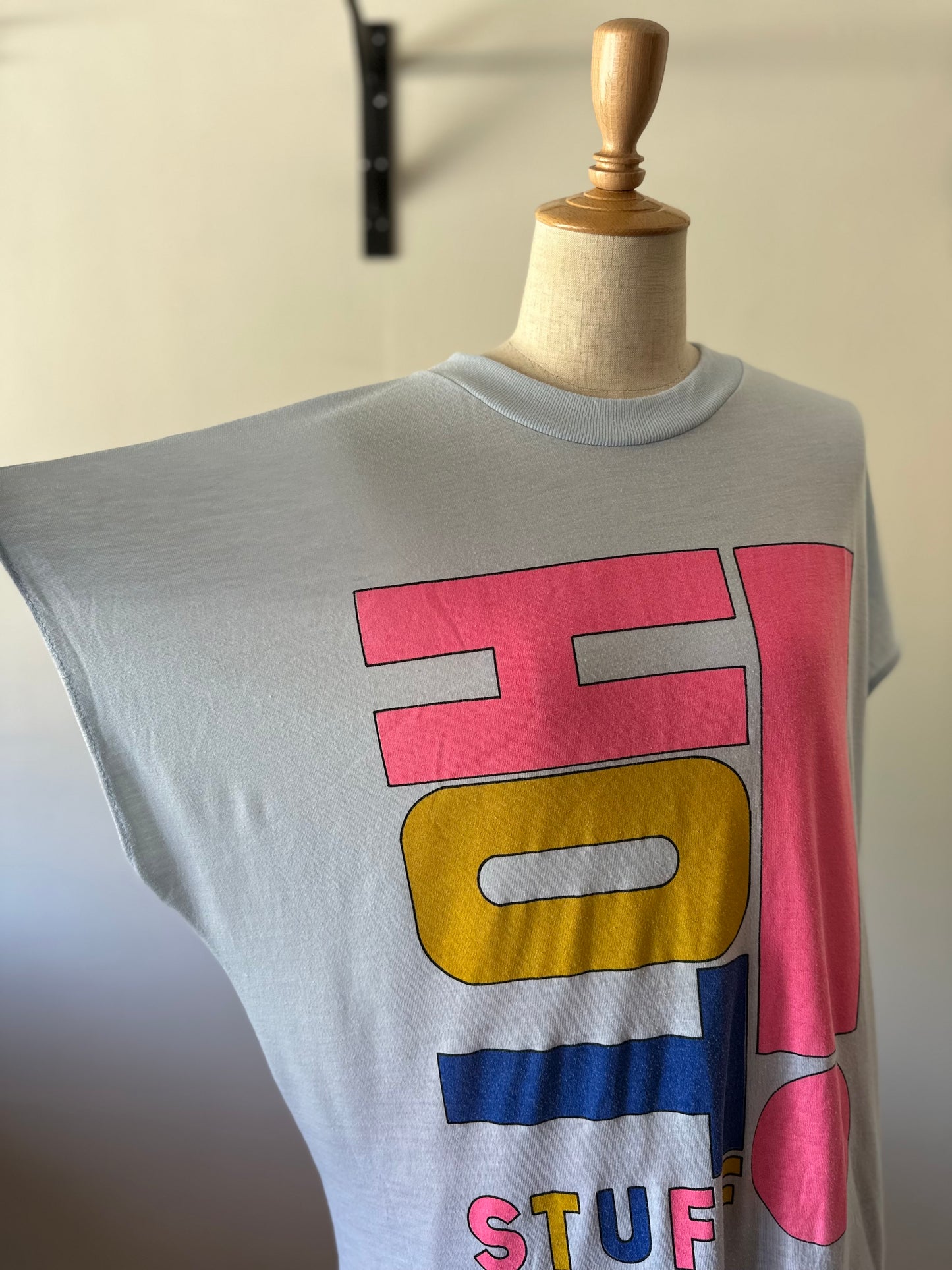 sleeveless print T-shirt