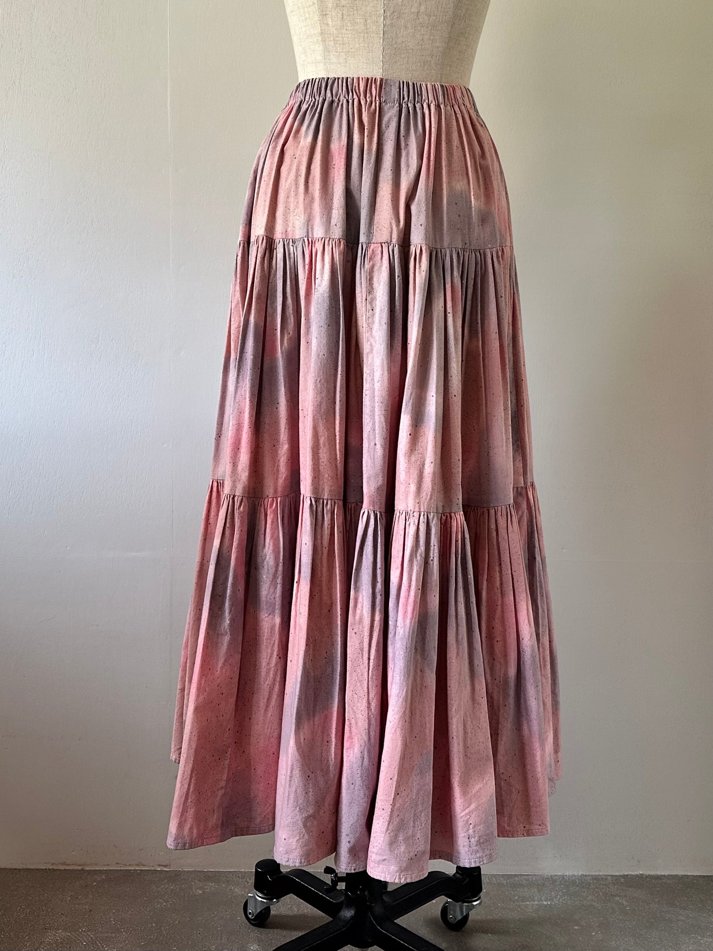 pale gradation tiered skirt
