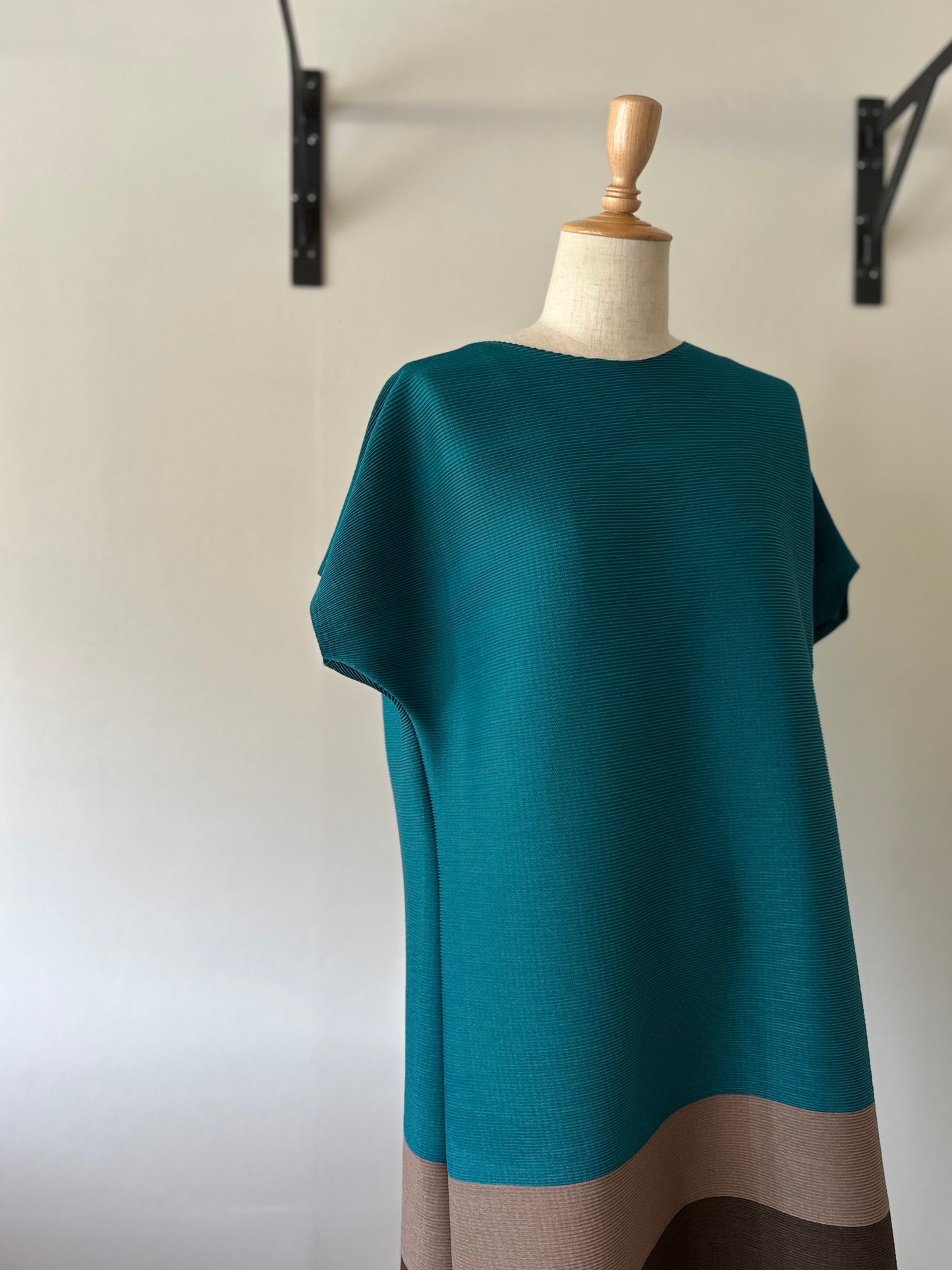 color block pleats dress