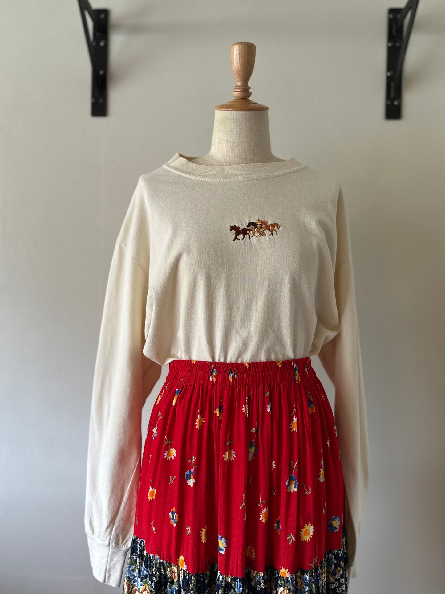 horse embroidery long sleeve T-shirt