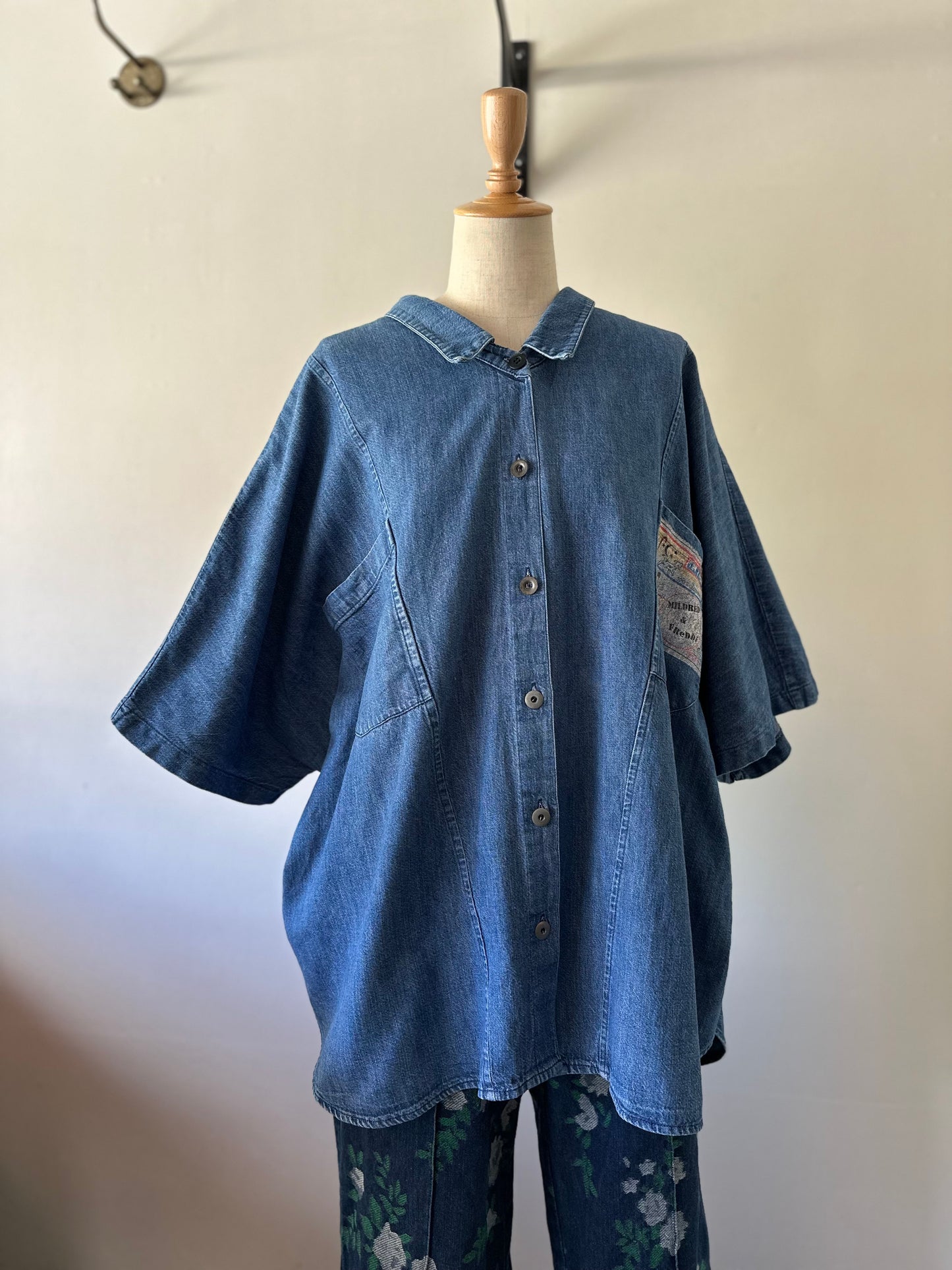 wide silhouette denim shirt