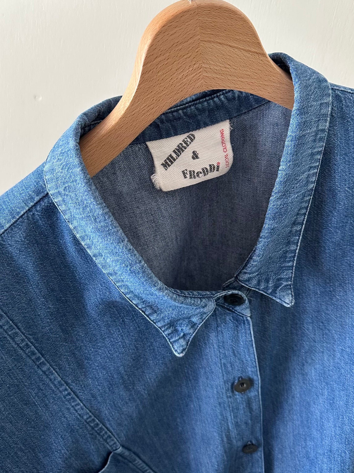 wide silhouette denim shirt