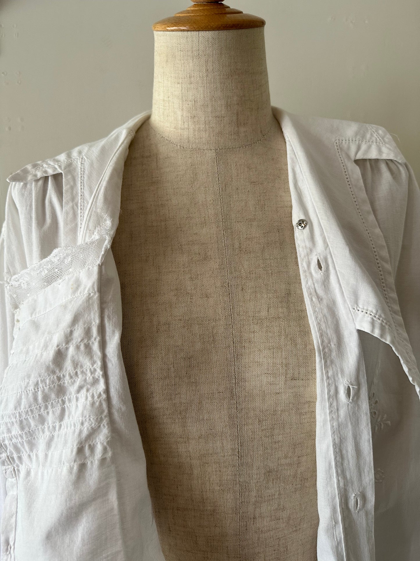 embroidery lace blouse