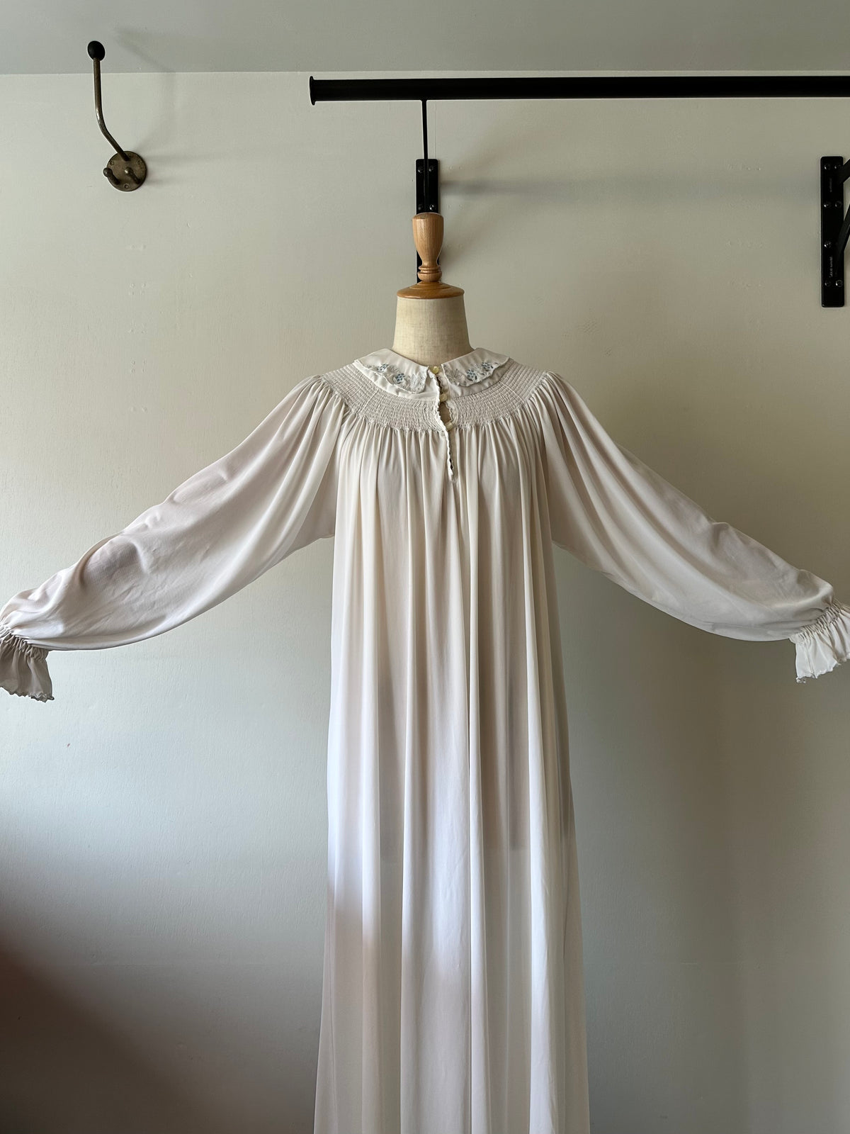 embroidery collar night dress
