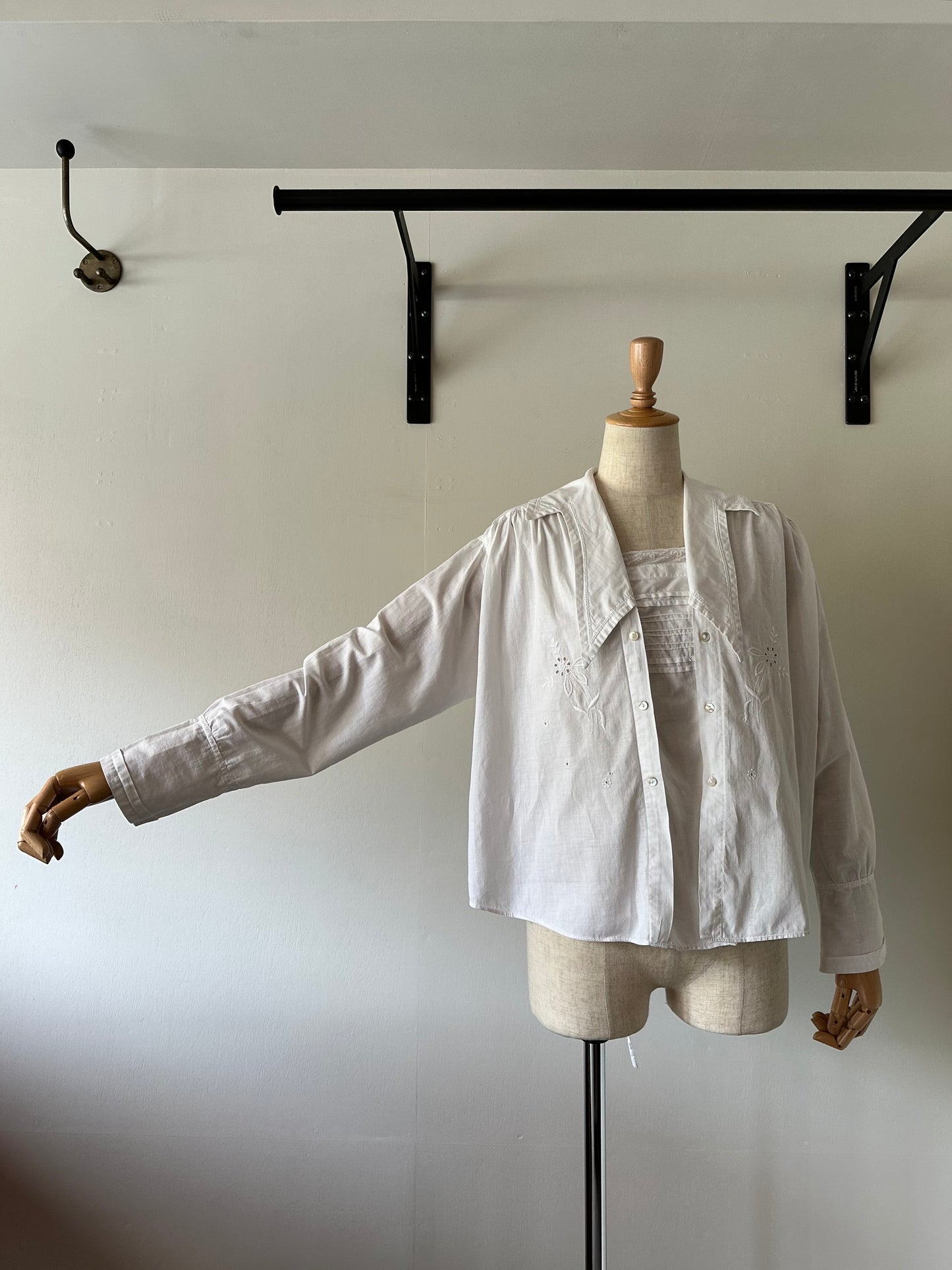 embroidery lace blouse