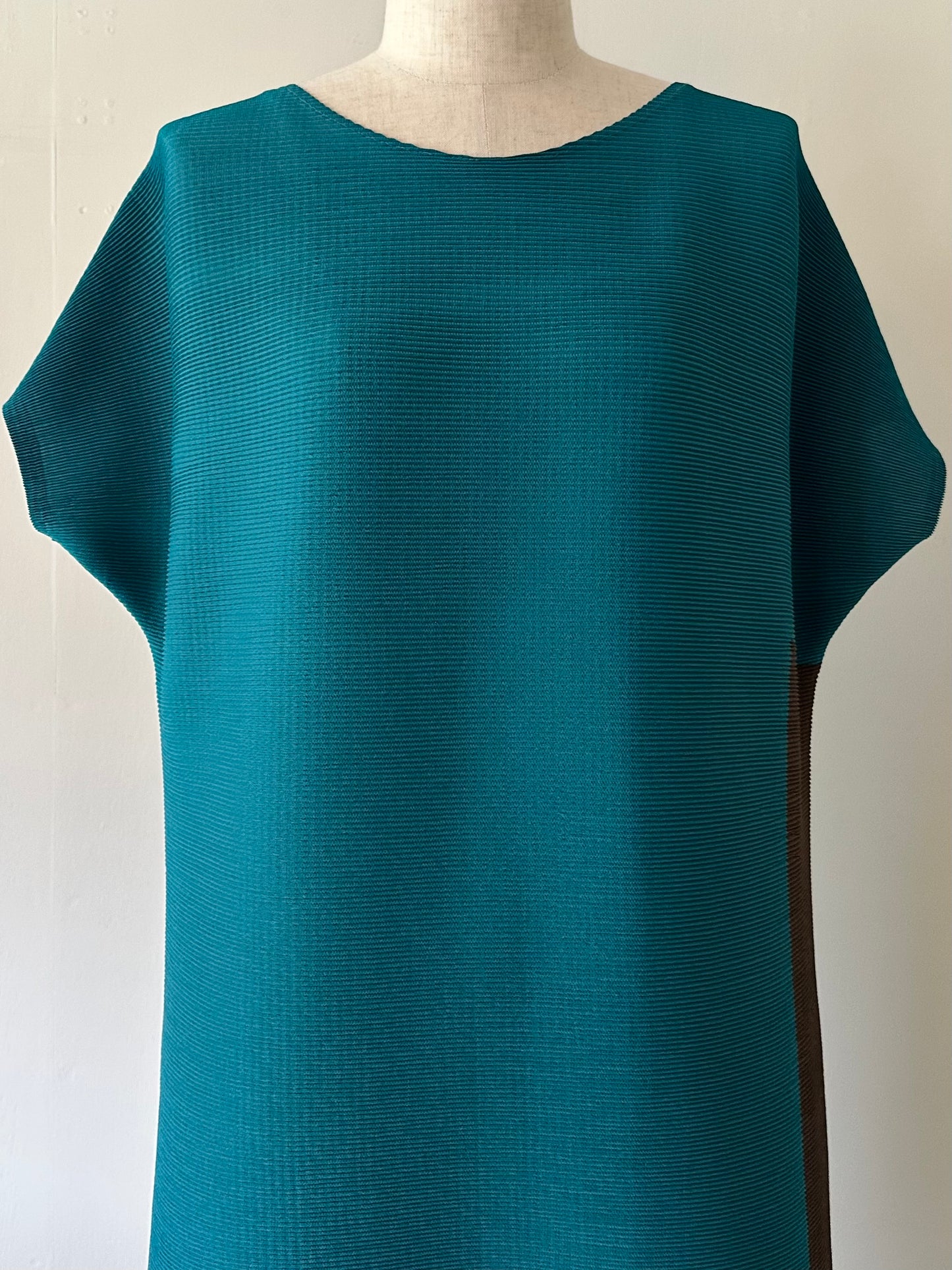 color block pleats dress