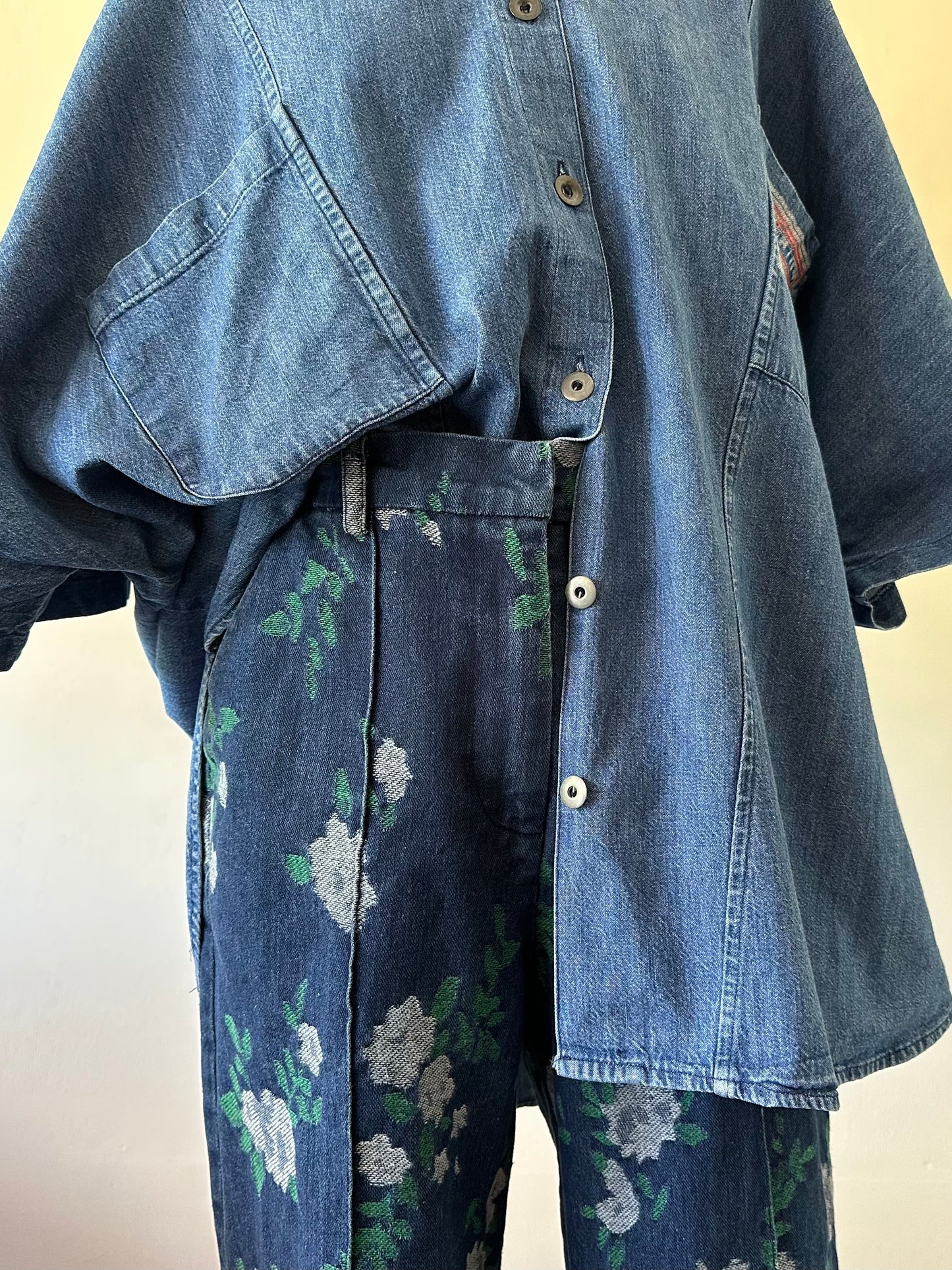 wide silhouette denim shirt