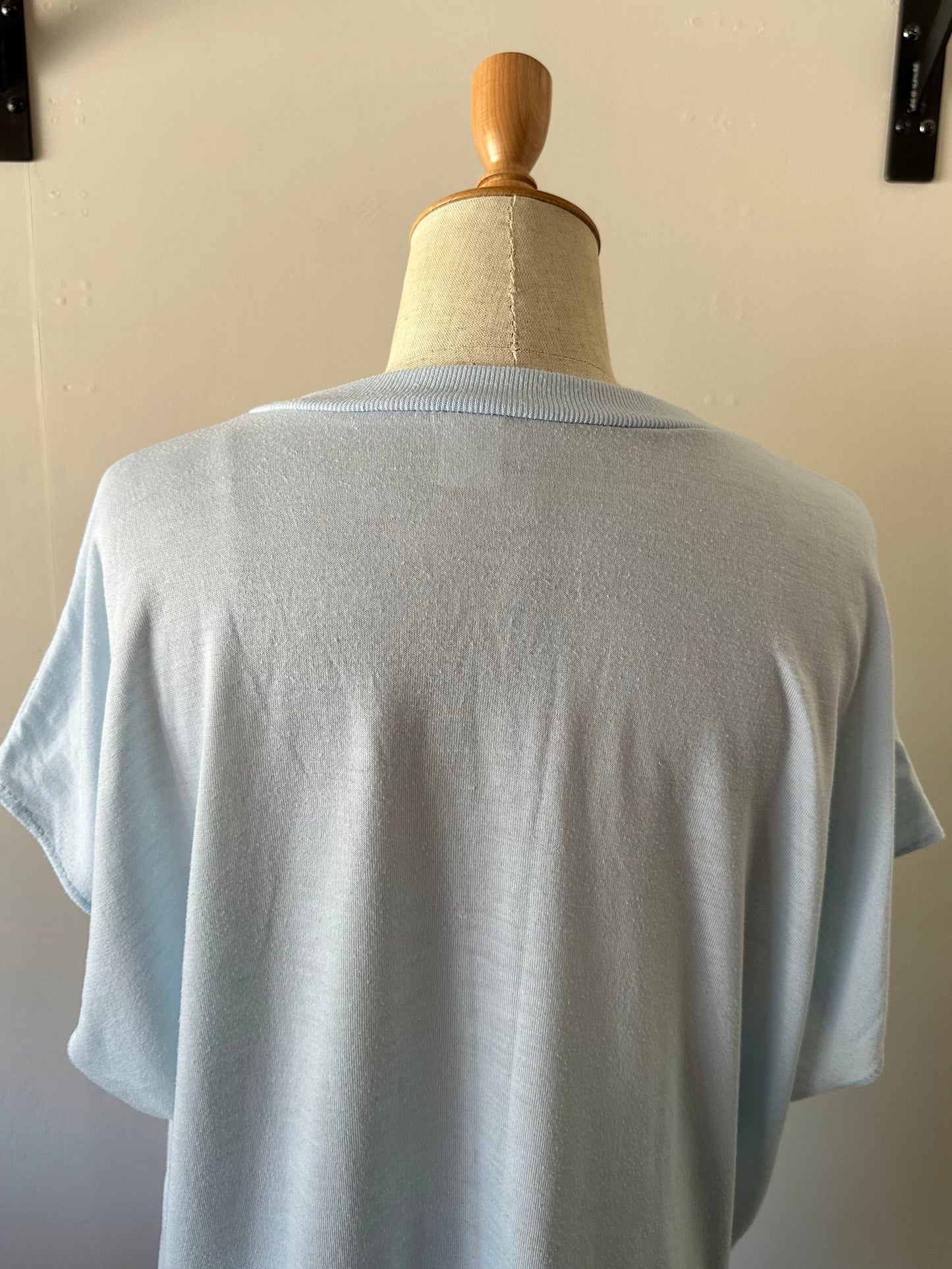 sleeveless print T-shirt