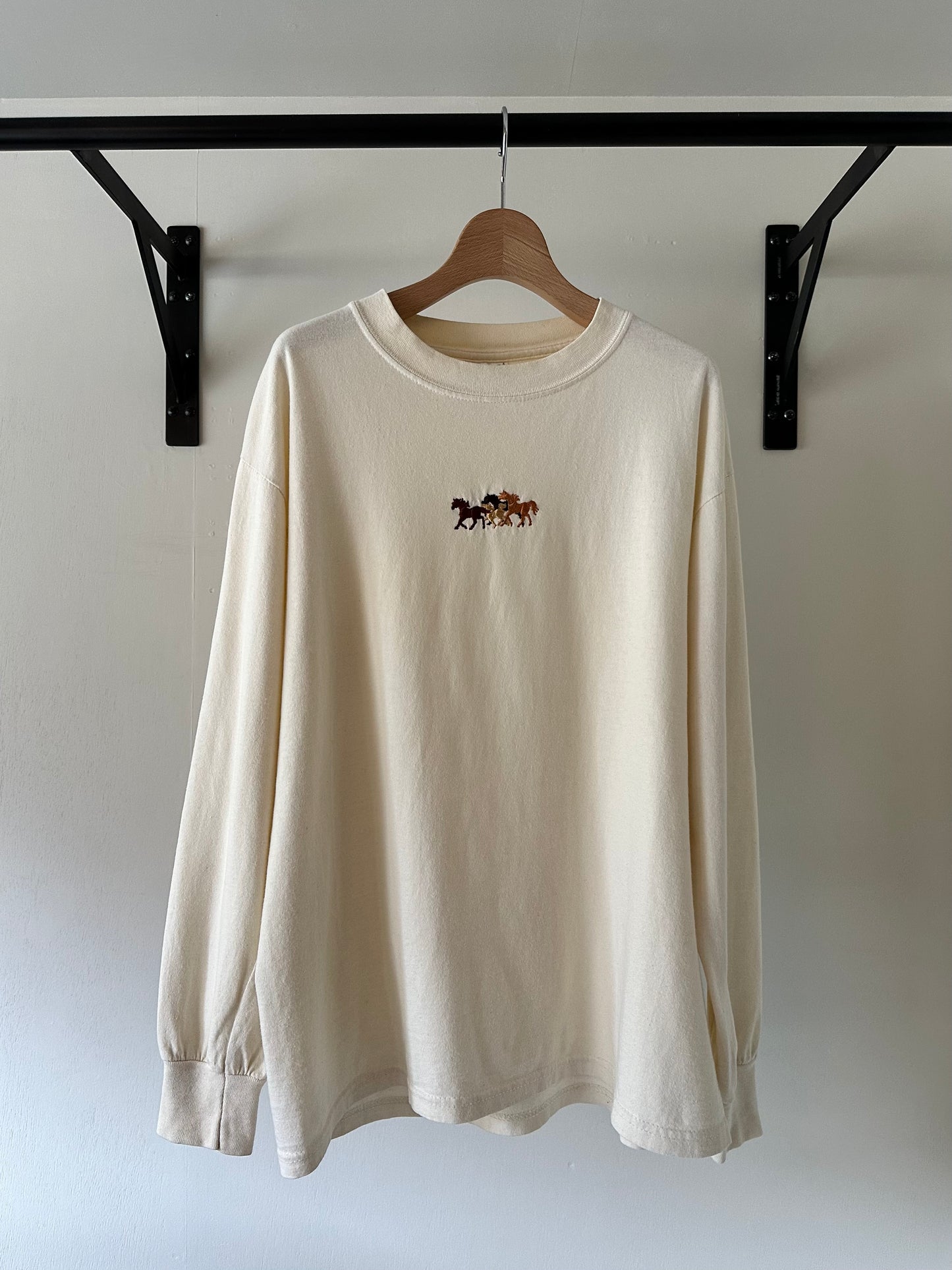 horse embroidery long sleeve T-shirt