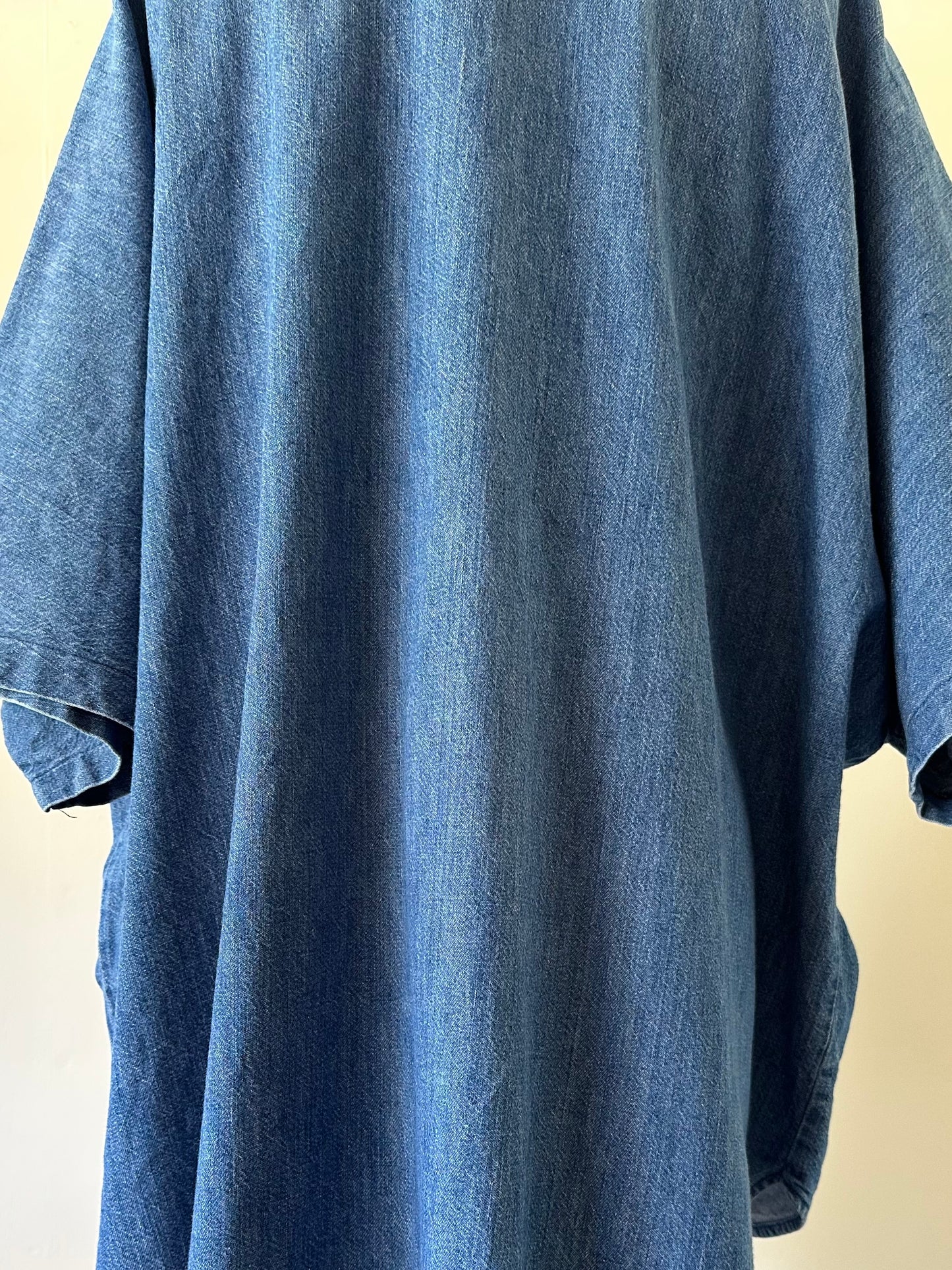 wide silhouette denim shirt