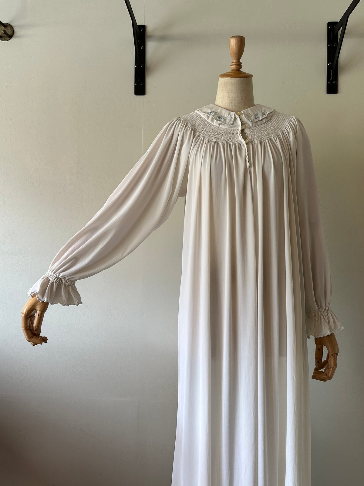 embroidery collar night dress