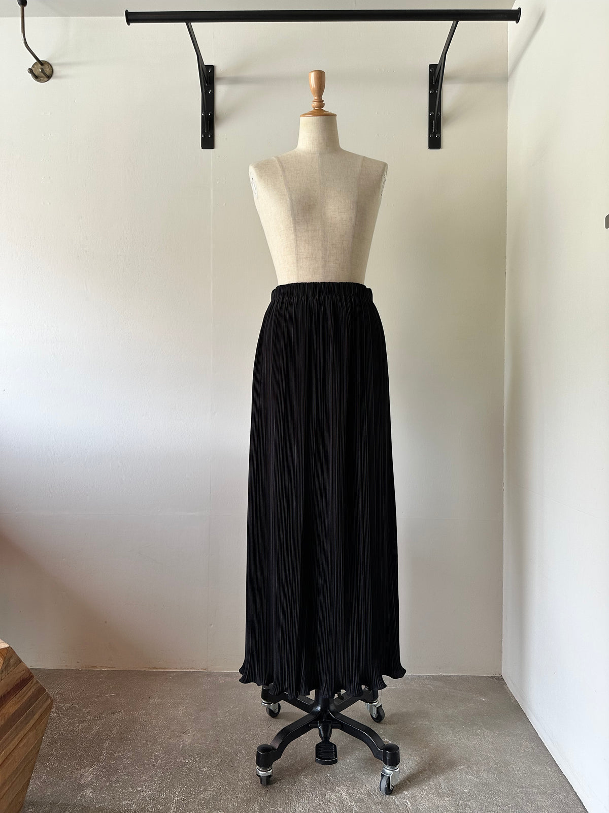 pleats maxi skirt