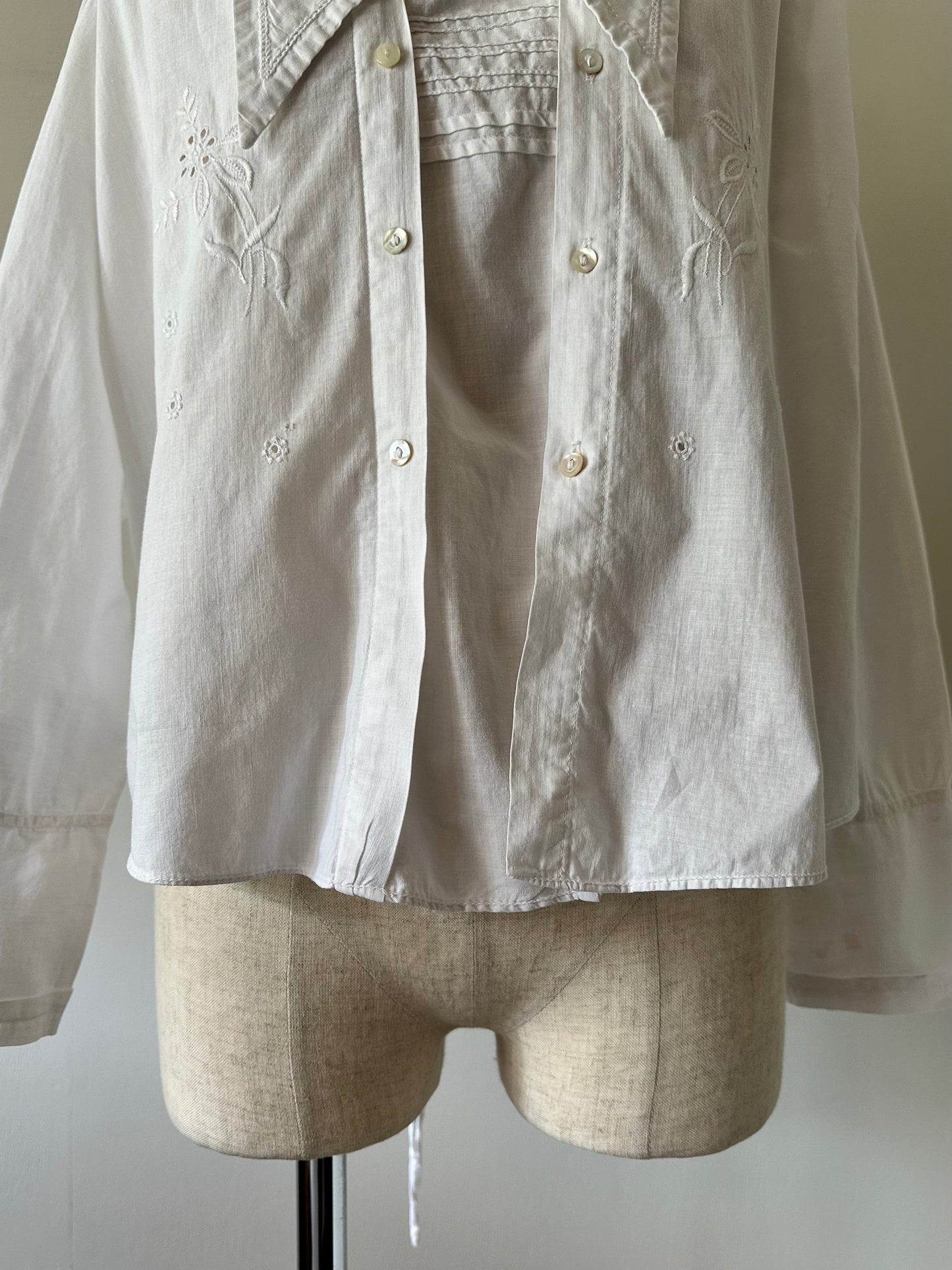 embroidery lace blouse