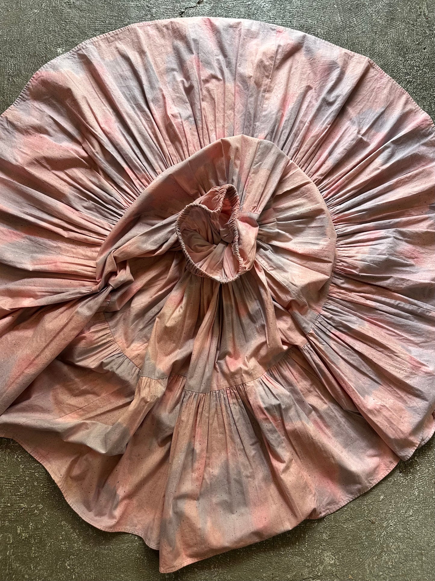 pale gradation tiered skirt