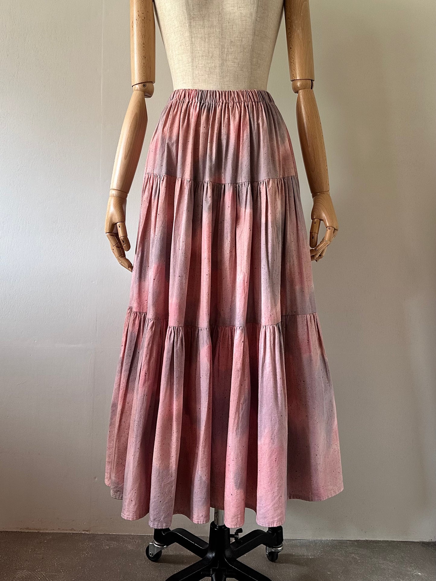 pale gradation tiered skirt