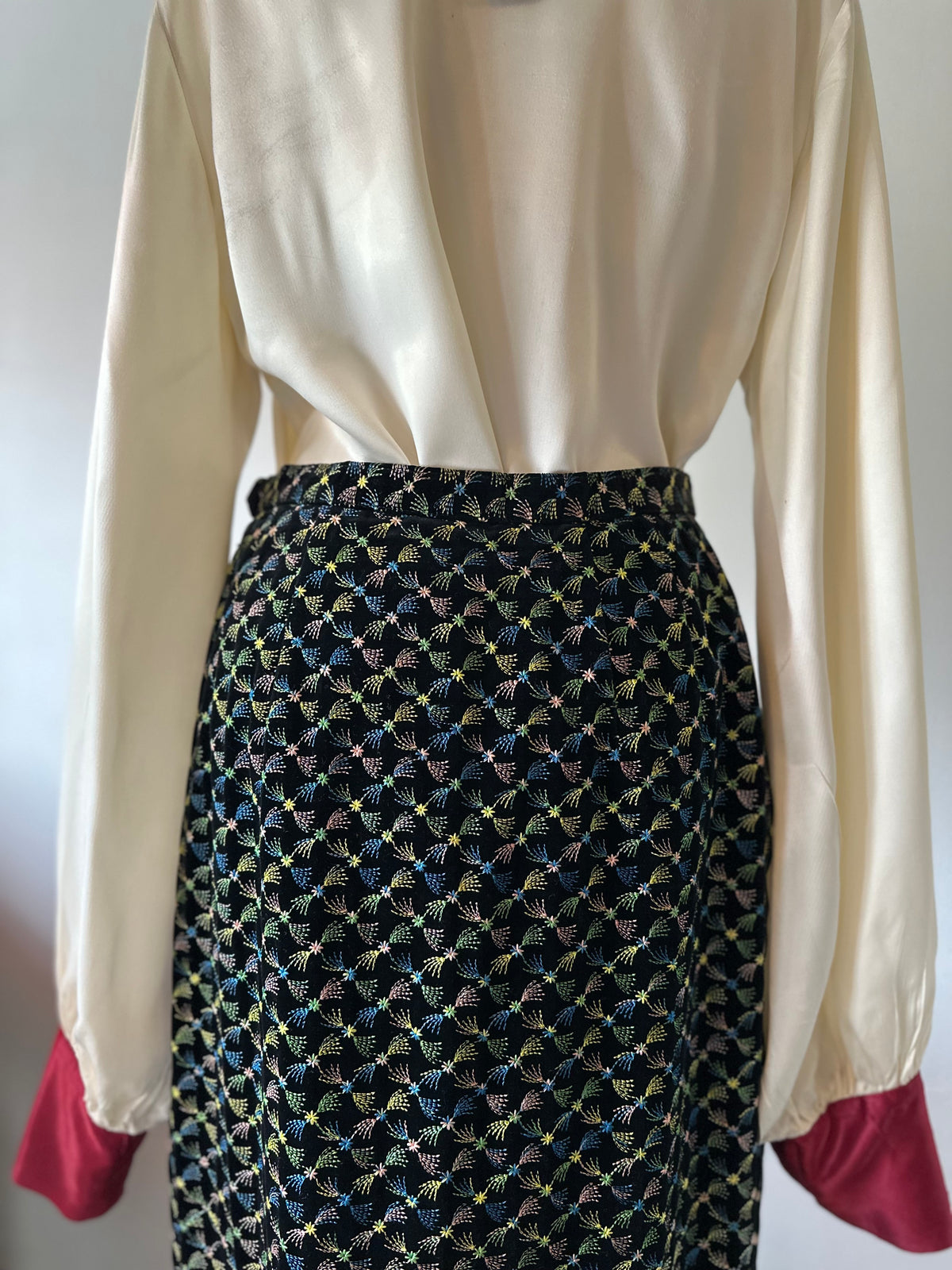 embroidery velvet maxi skirt