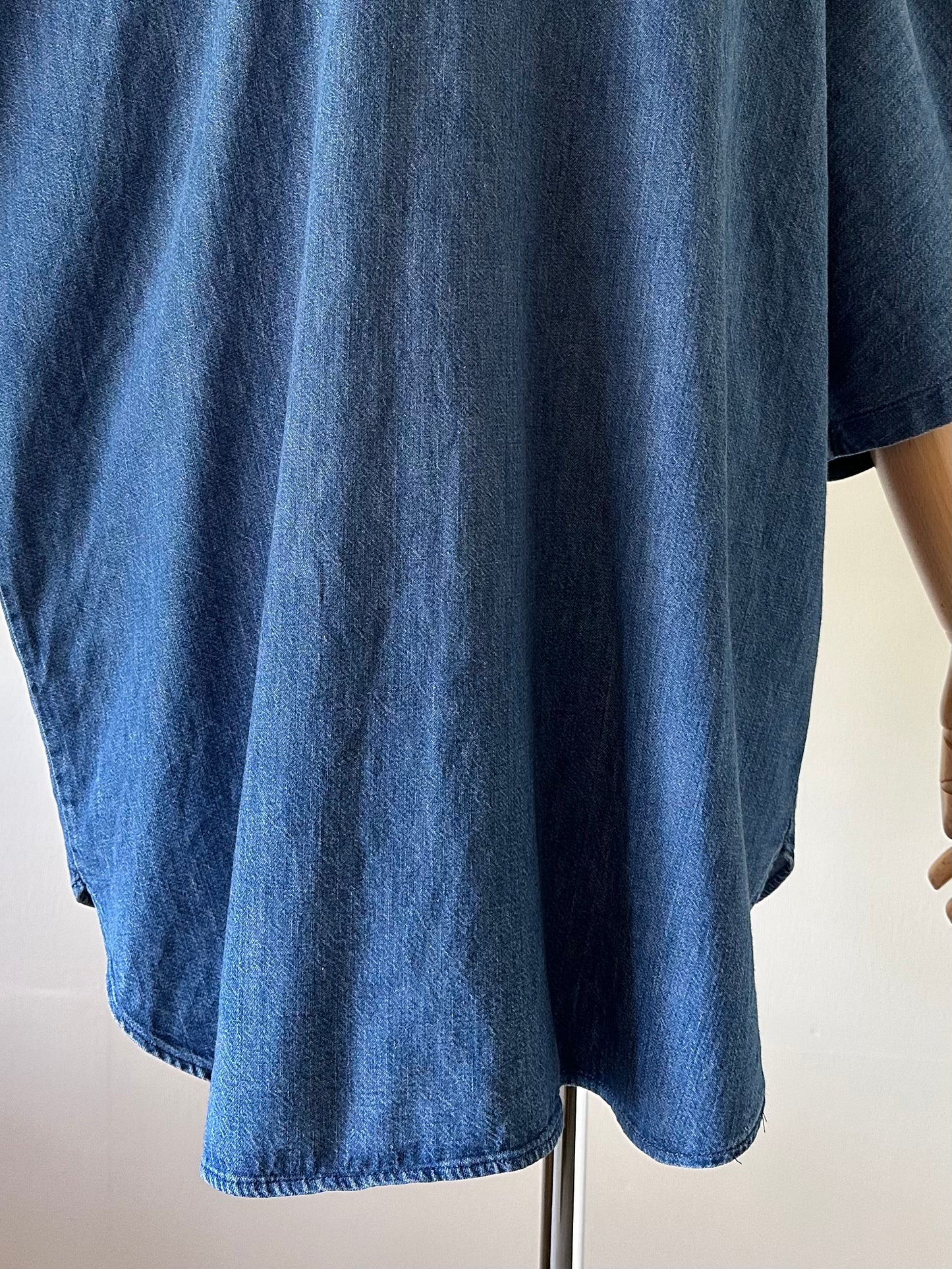 wide silhouette denim shirt