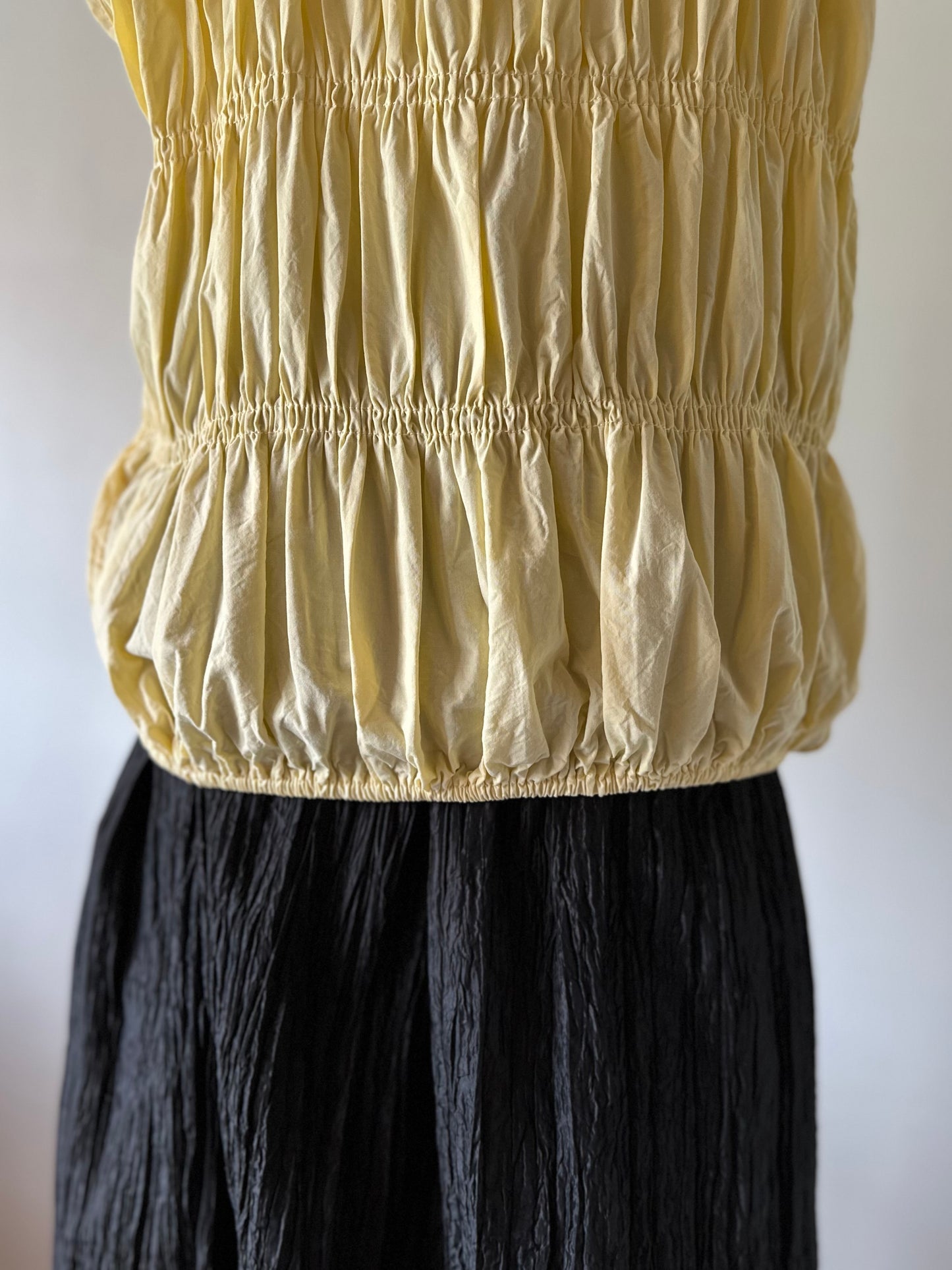 sleeveless shirring tops