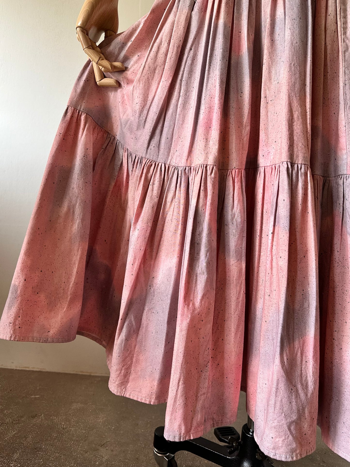 pale gradation tiered skirt