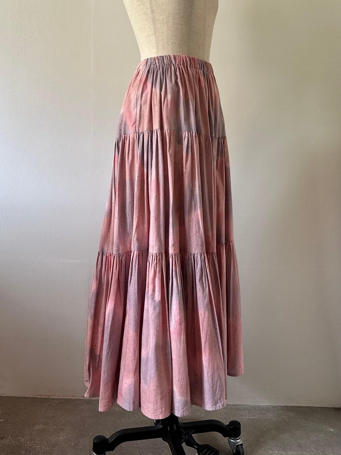 pale gradation tiered skirt