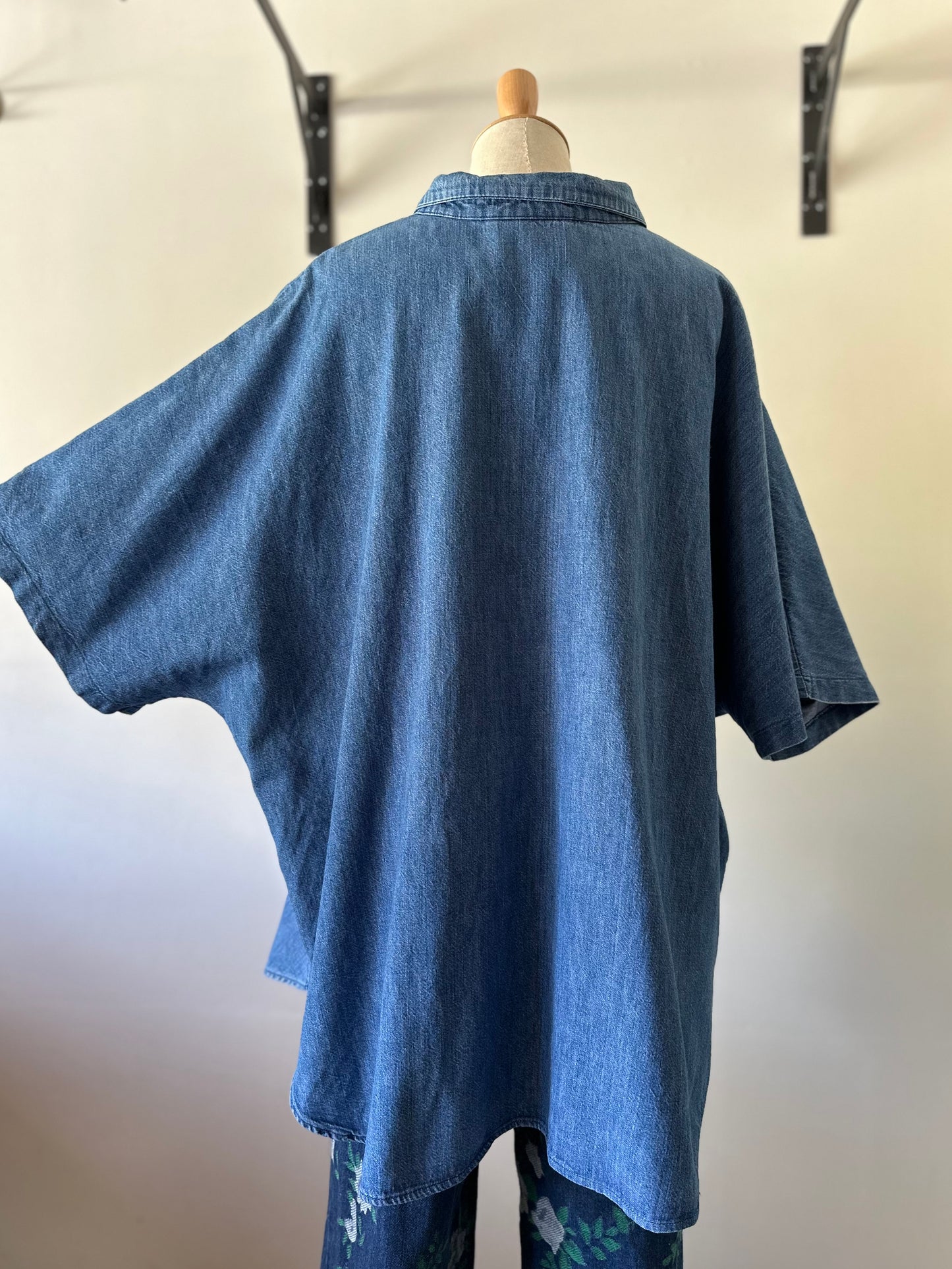 wide silhouette denim shirt