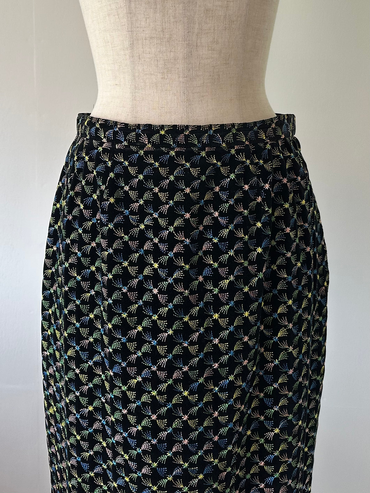 embroidery velvet maxi skirt