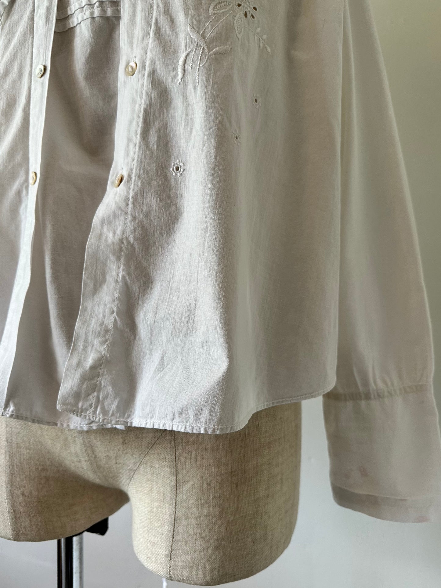 embroidery lace blouse