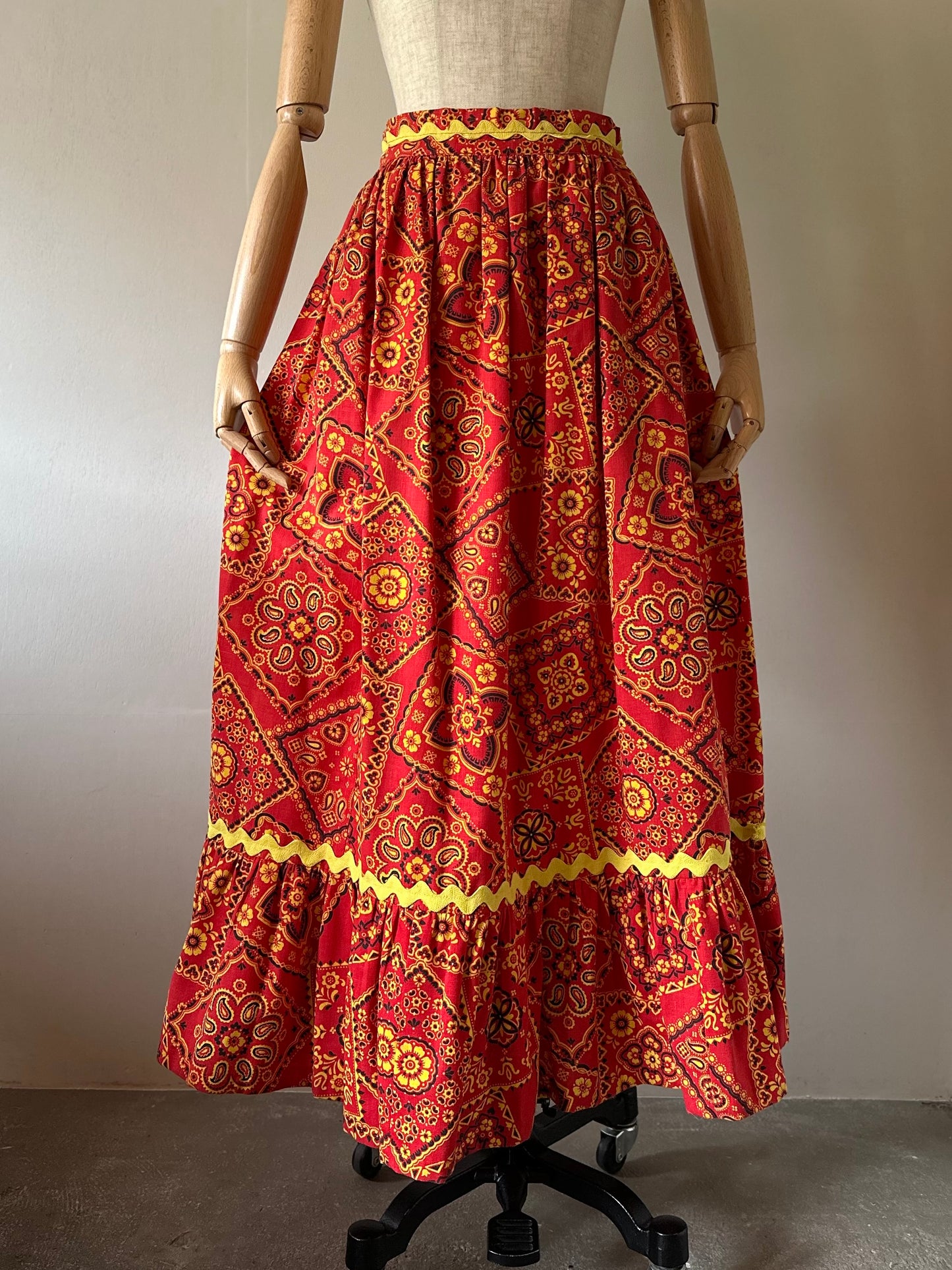 bandanna pattern skirt