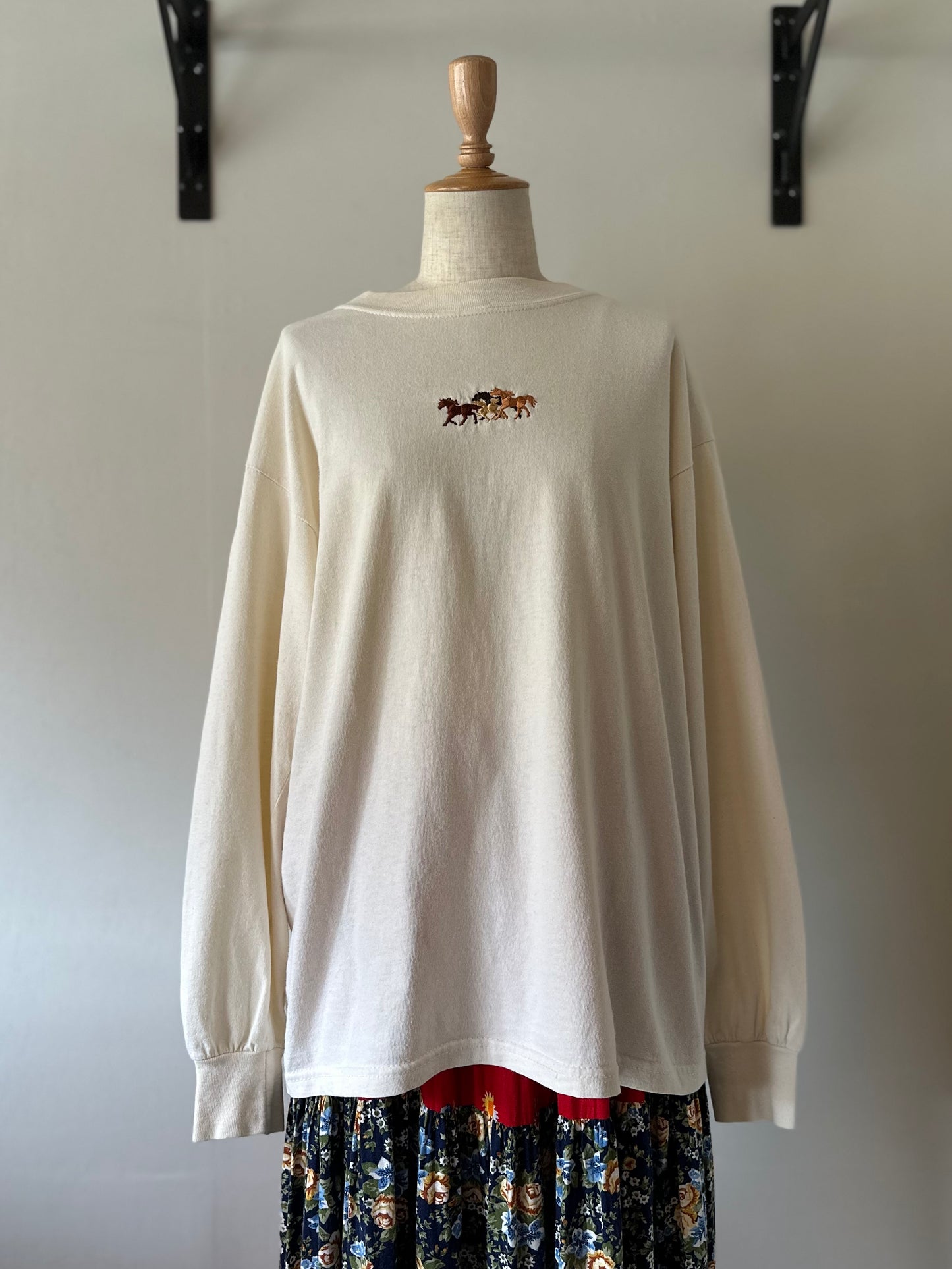 horse embroidery long sleeve T-shirt