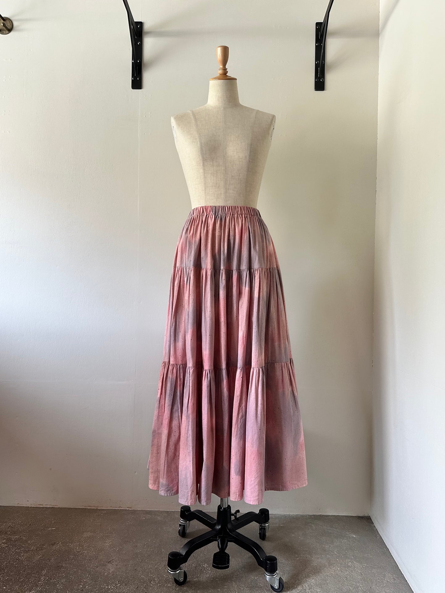 pale gradation tiered skirt