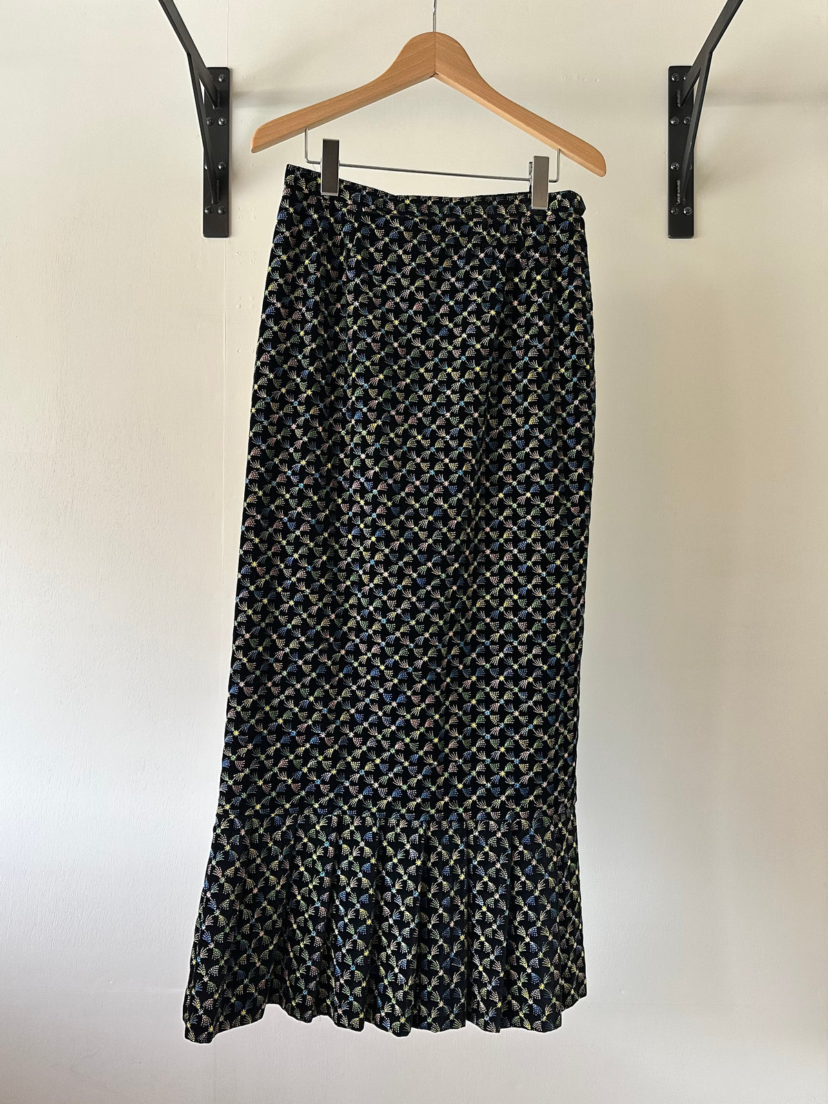 embroidery velvet maxi skirt