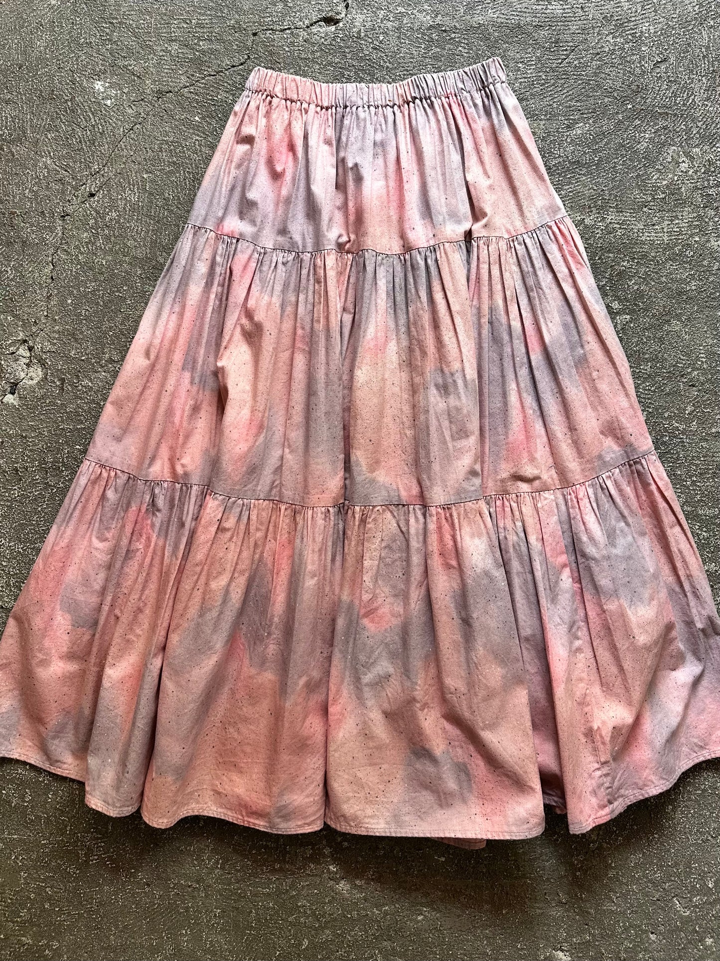 pale gradation tiered skirt