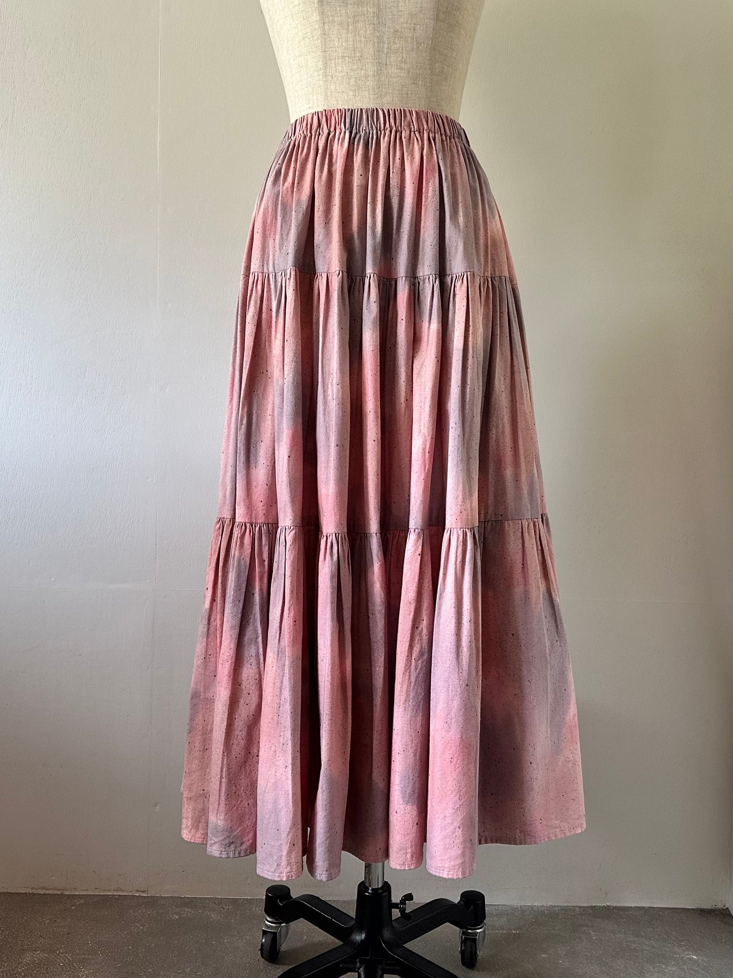 pale gradation tiered skirt