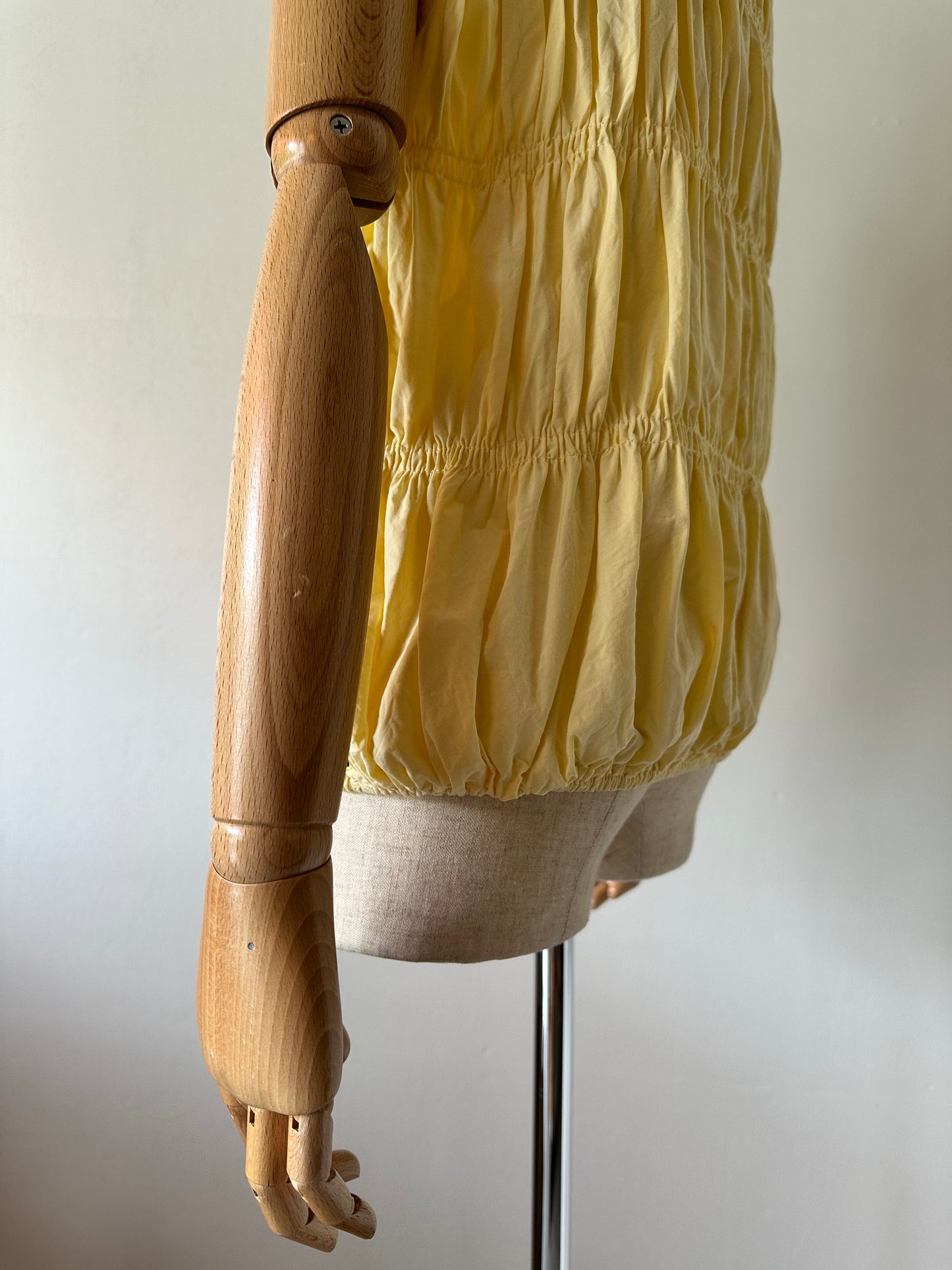 sleeveless shirring tops