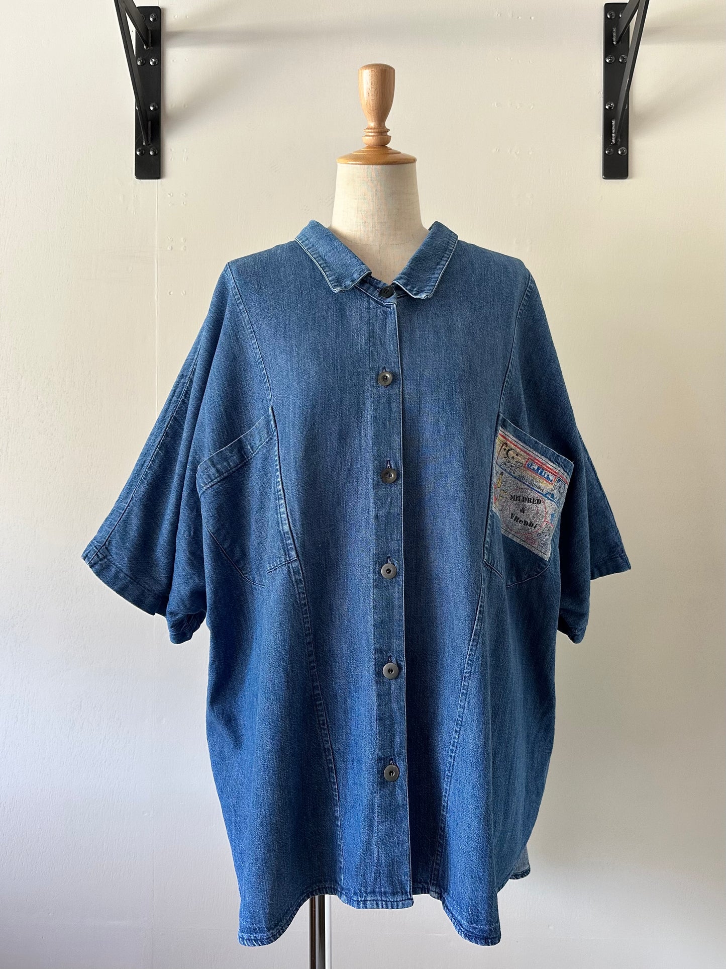 wide silhouette denim shirt