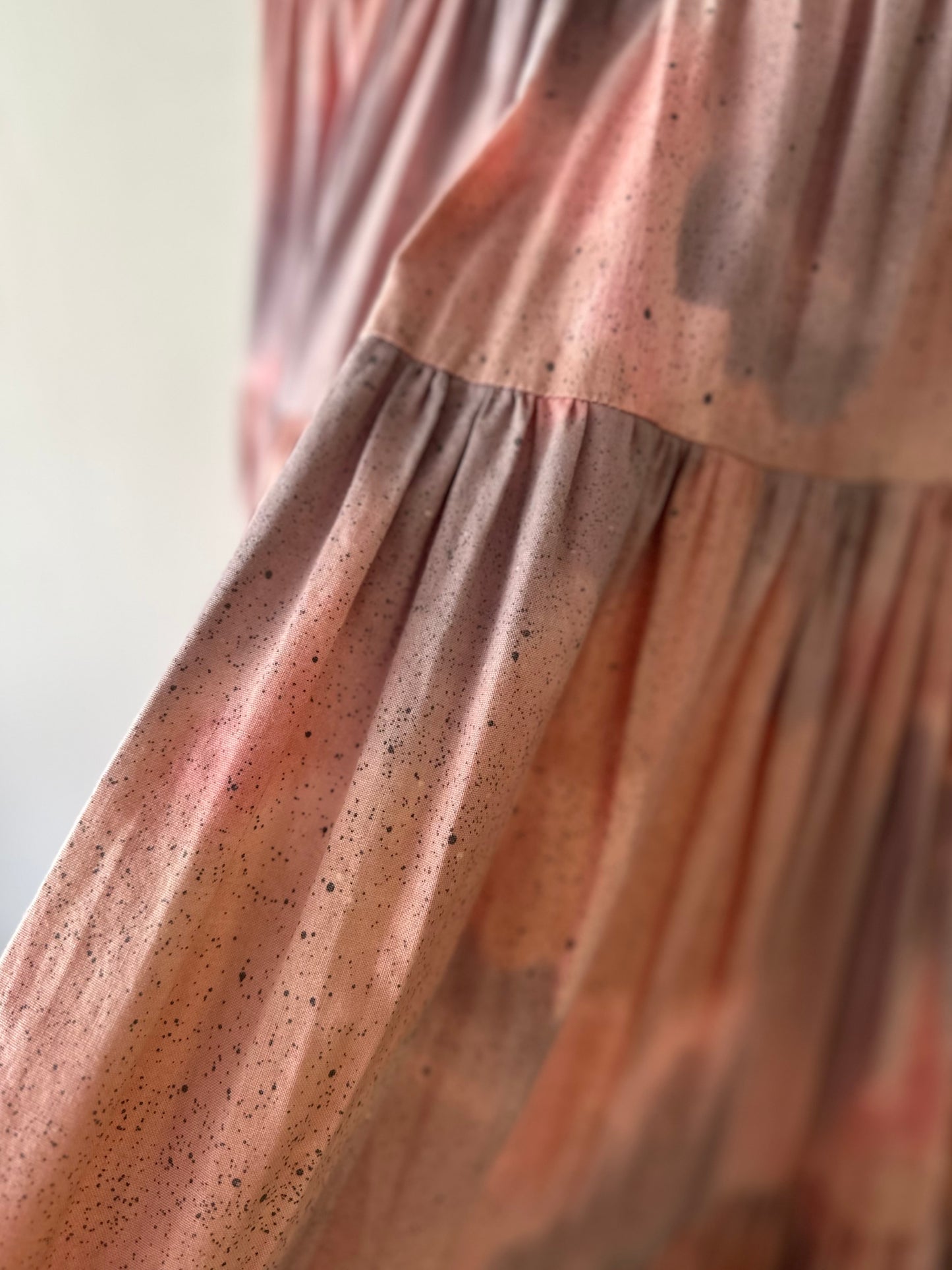 pale gradation tiered skirt