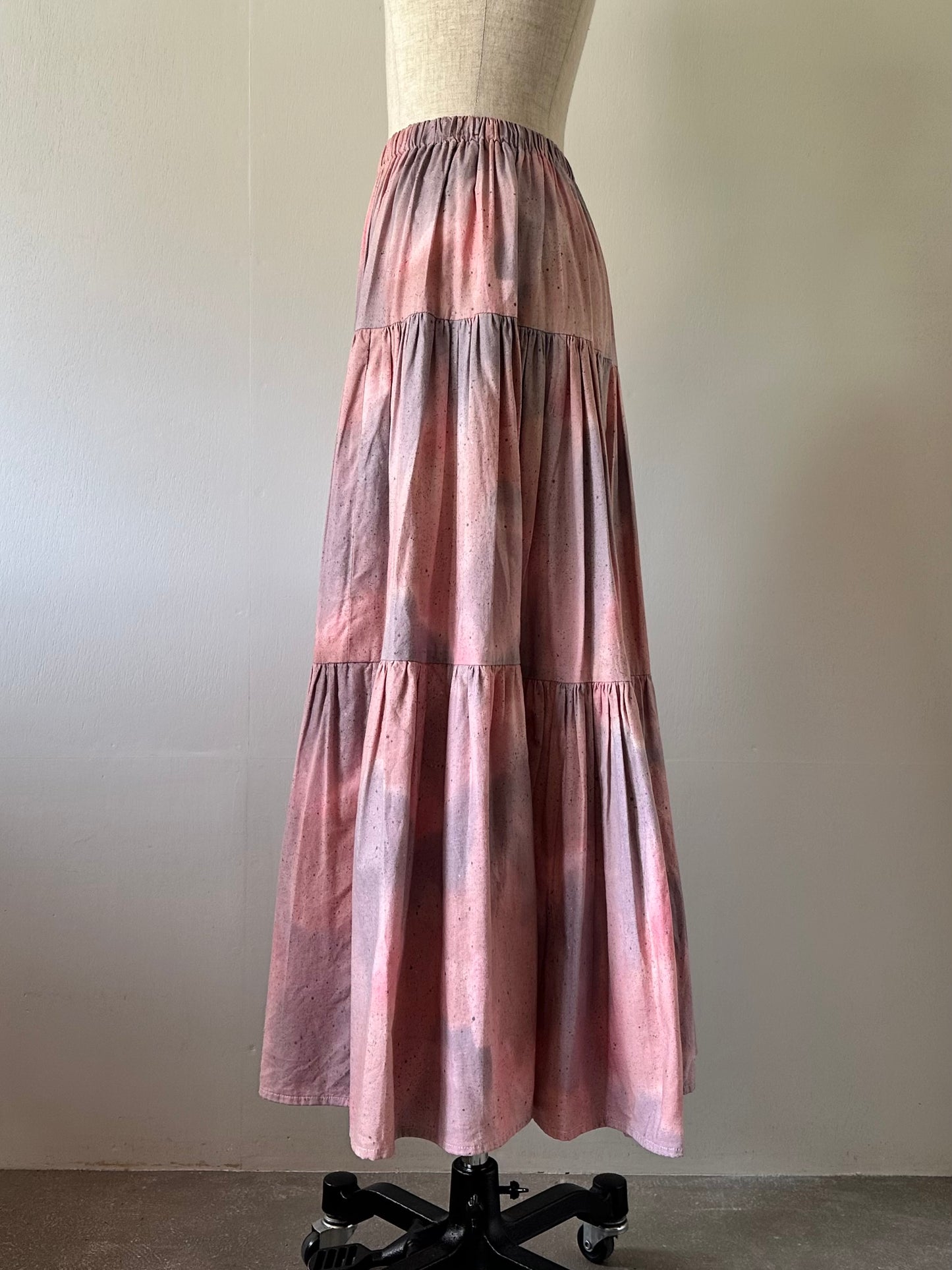 pale gradation tiered skirt