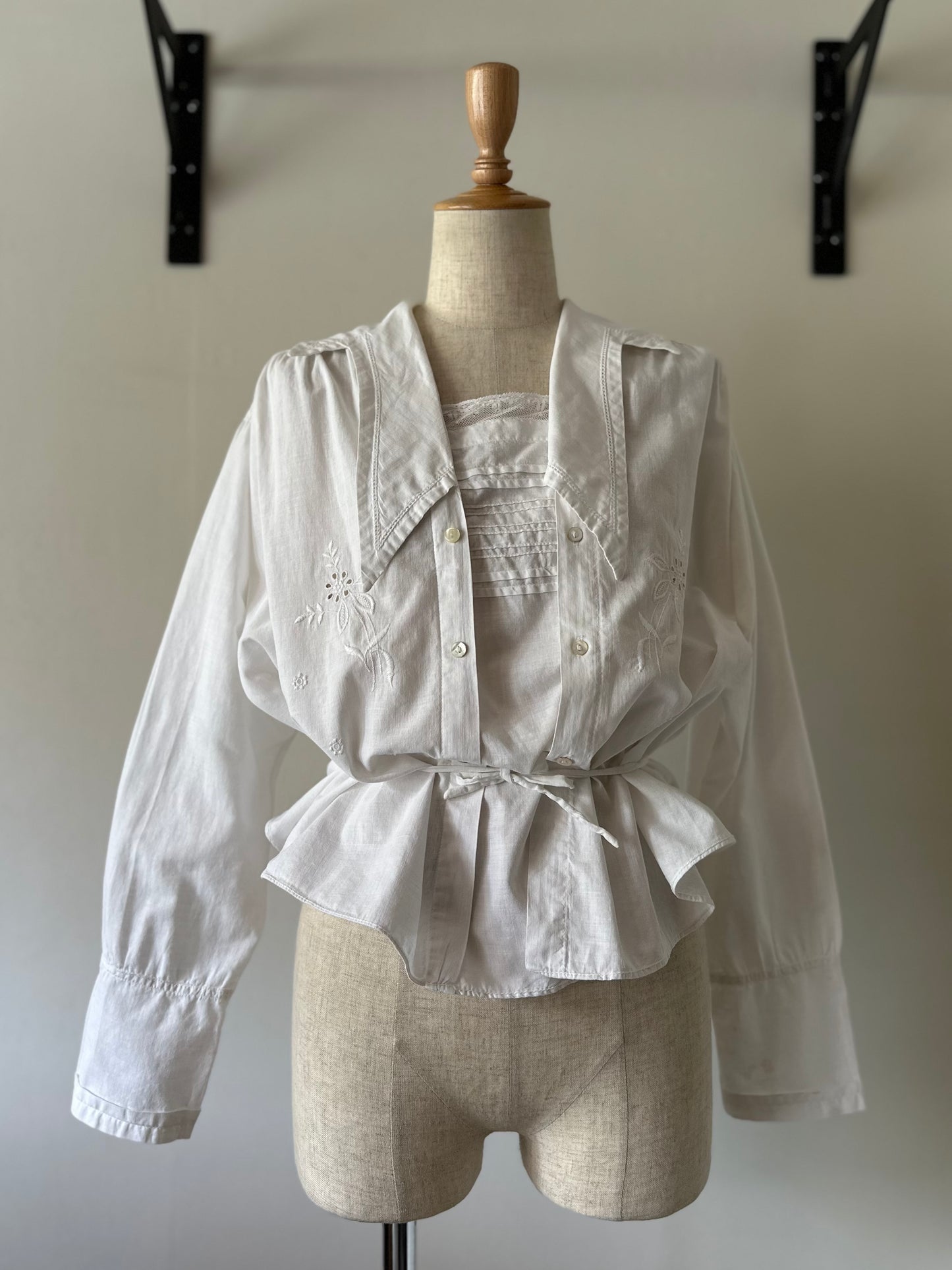 embroidery lace blouse