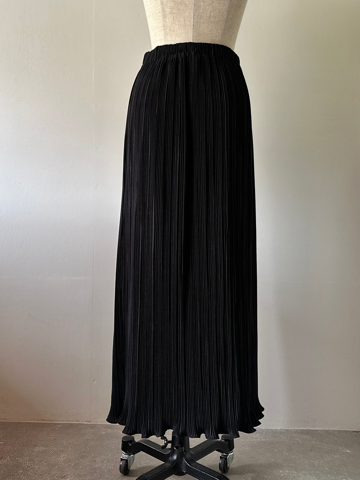 pleats maxi skirt